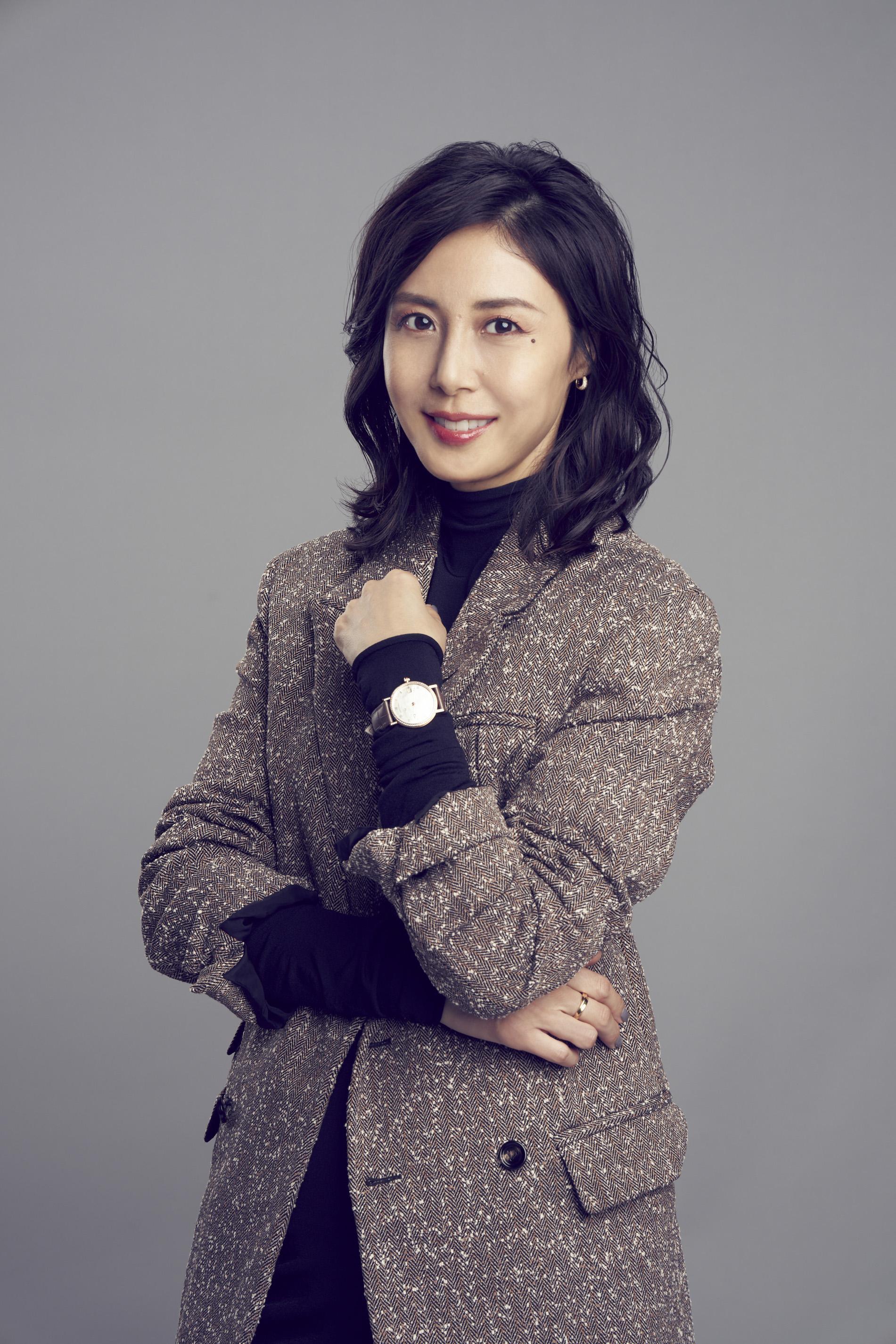 松嶋菜菜子近來動作頻頻,在播出中的新劇《SUPER RICH》飾演女主角江口德子的前主管。(翻攝自cinemacafe)