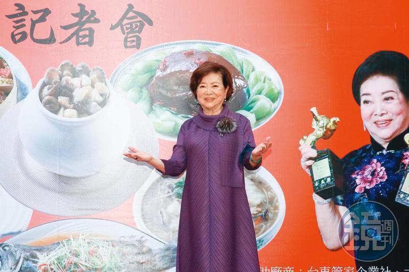 看不太出真實年紀的陳淑芳,年過80仍有追求者約她去泡湯。(攝影組)