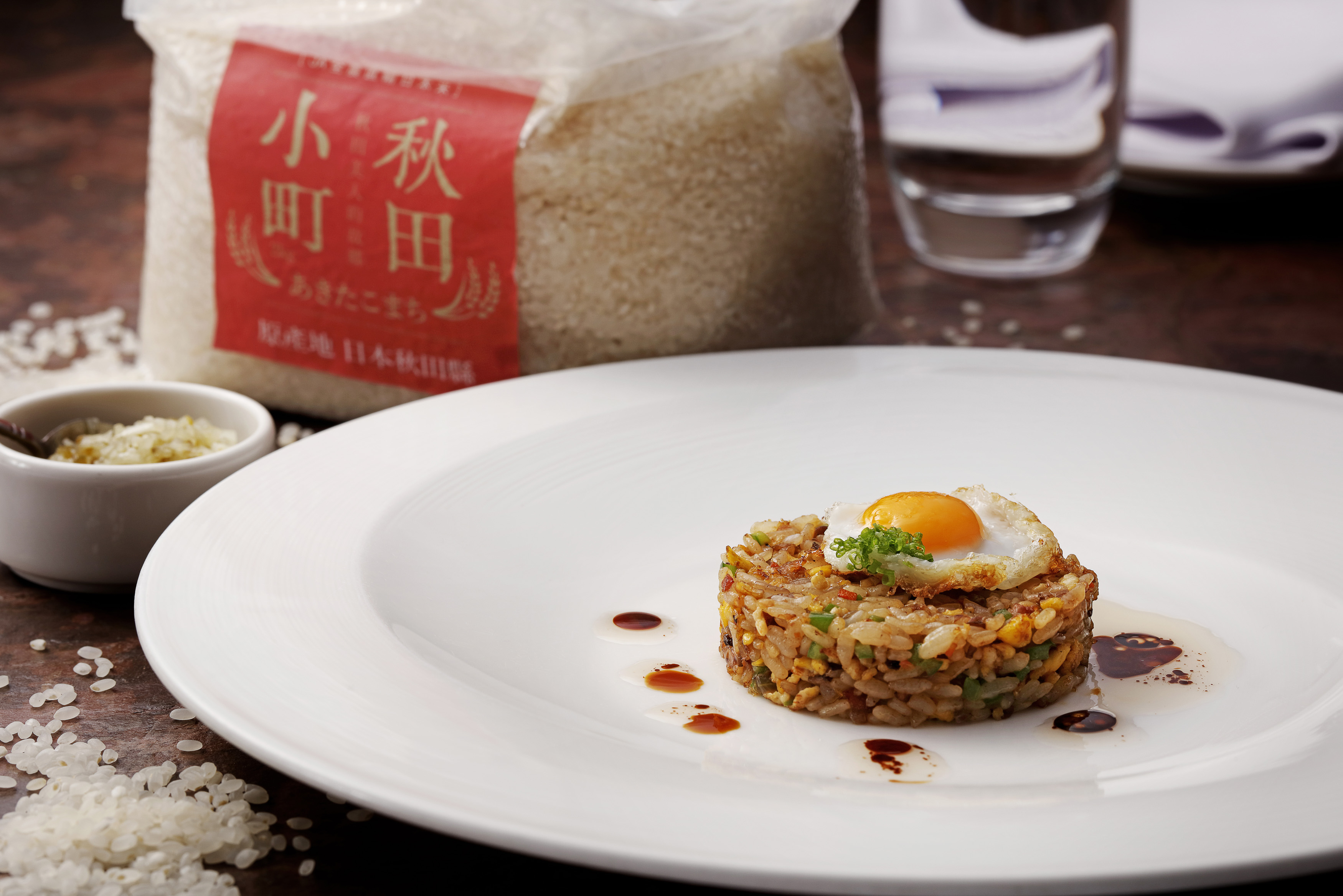 以「秋田小町米」製作的鐵板「日式炒飯」（JRE提供）