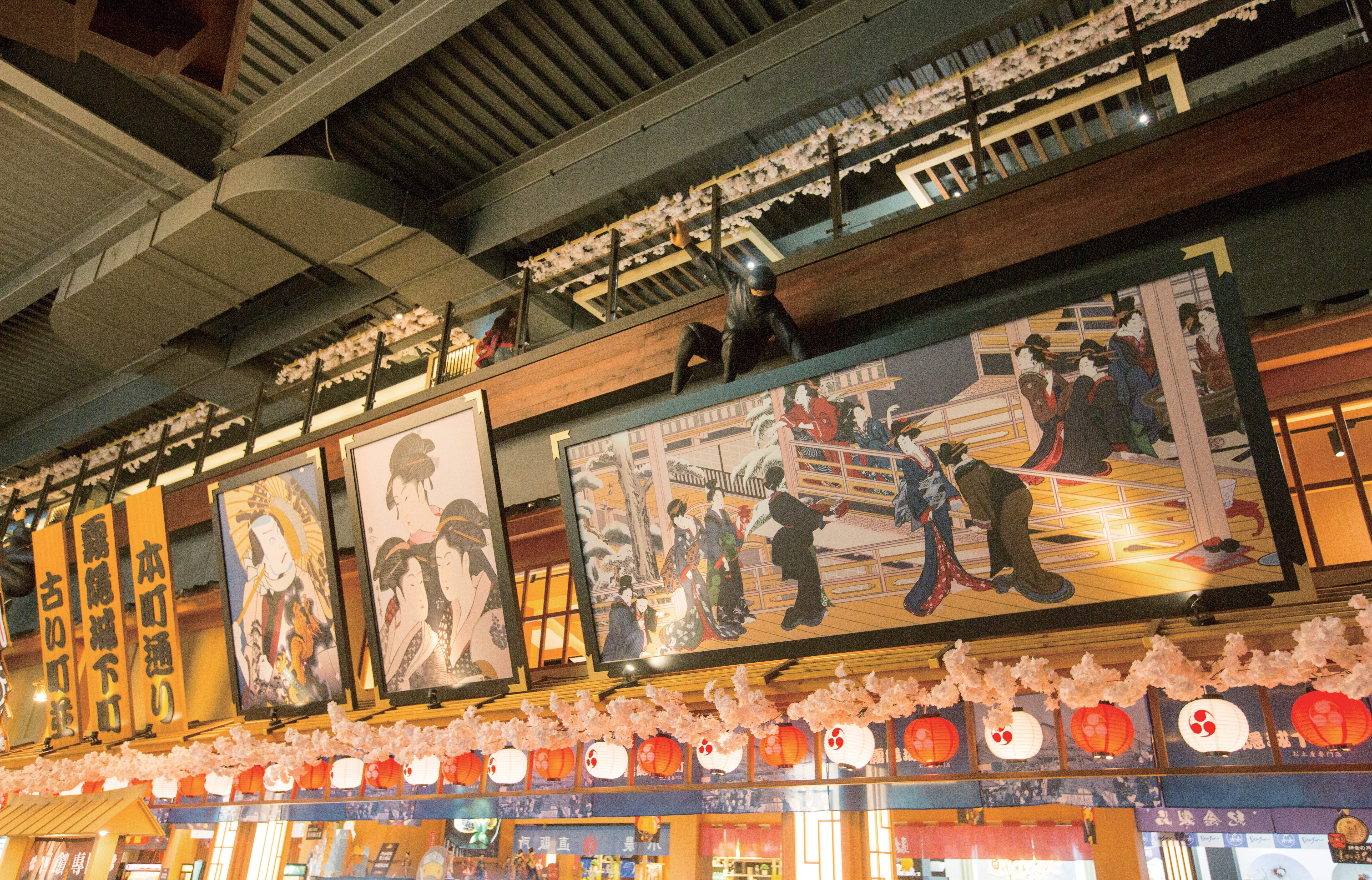 城下町商鋪中不時能發覺到霧隱城故事重要角色的身影。