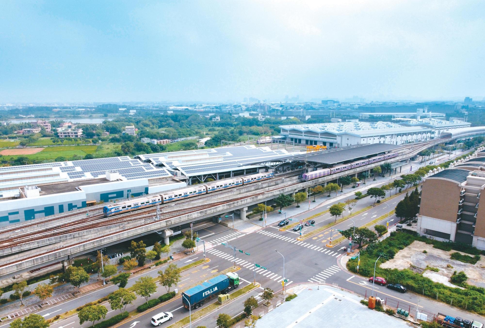 桃園陽光劇場鄰近捷運A17站,搭乘大眾運輸到站就能進場。