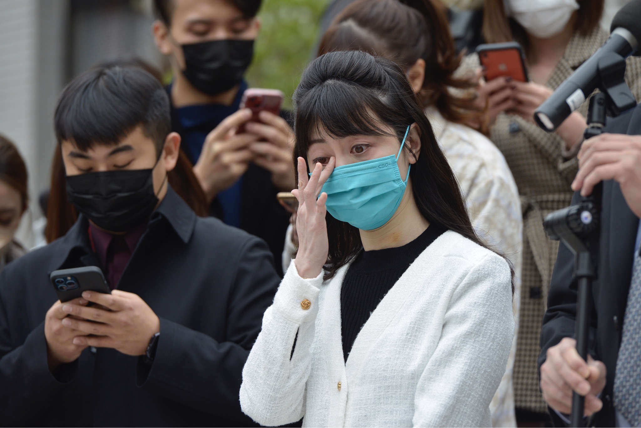高嘉瑜今受訪還原事件始末，透露飯店人員曾目睹她與男友起爭執。
