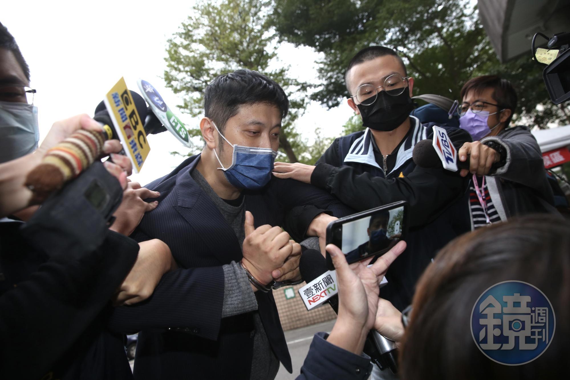 林秉樞黑料爆不完，日前又遭環境人權律師李菁琪踢爆他的黑歷史。