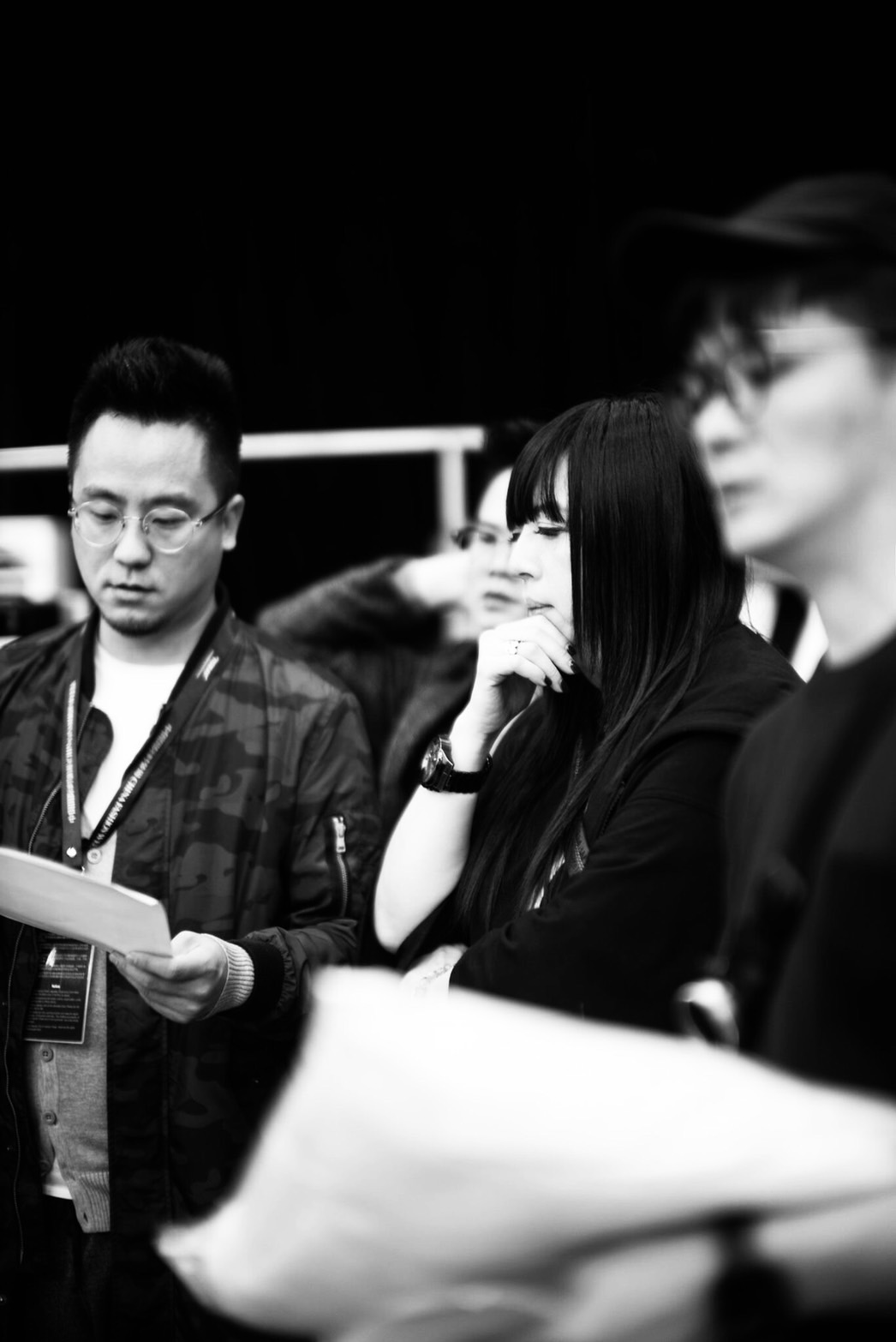 「針織女王」知名服裝設計師潘怡良(中)。