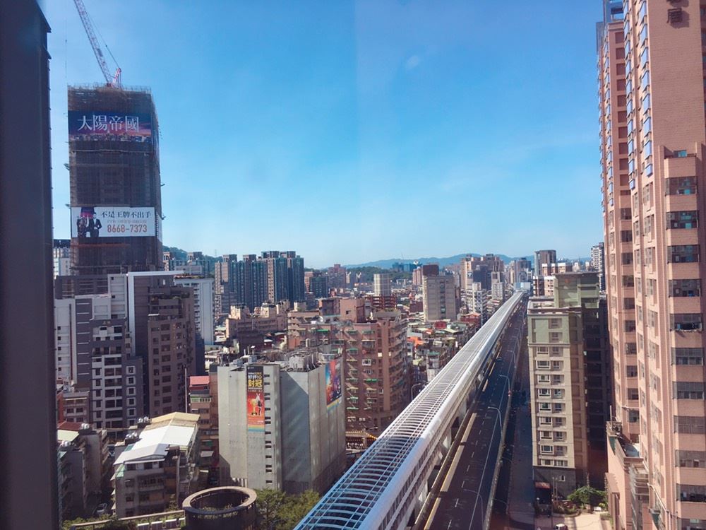 受惠於全球經濟復甦，加上國內疫情趨緩與經濟穩定成長，房市景氣呈現熱絡景象。