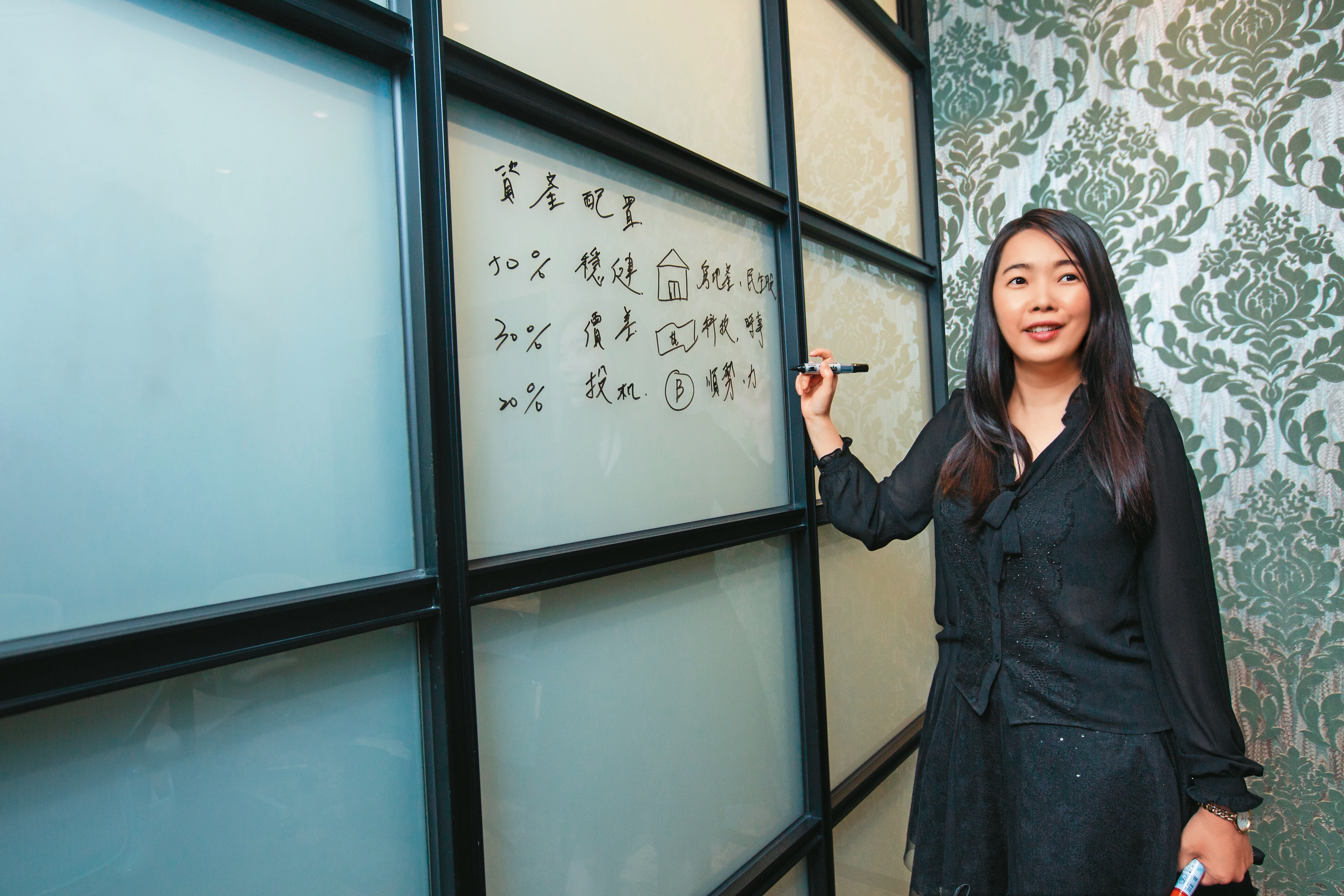 財經部落客蕾咪重視資產配置，股票投資也因目的不同，分為穩健、價差（波段）及投機3部分。