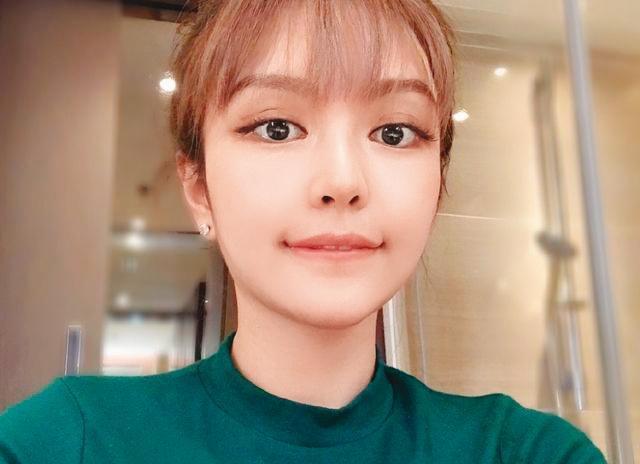 周揚青單身後事業更旺,還當了經紀人。(翻攝自周揚青IG)
