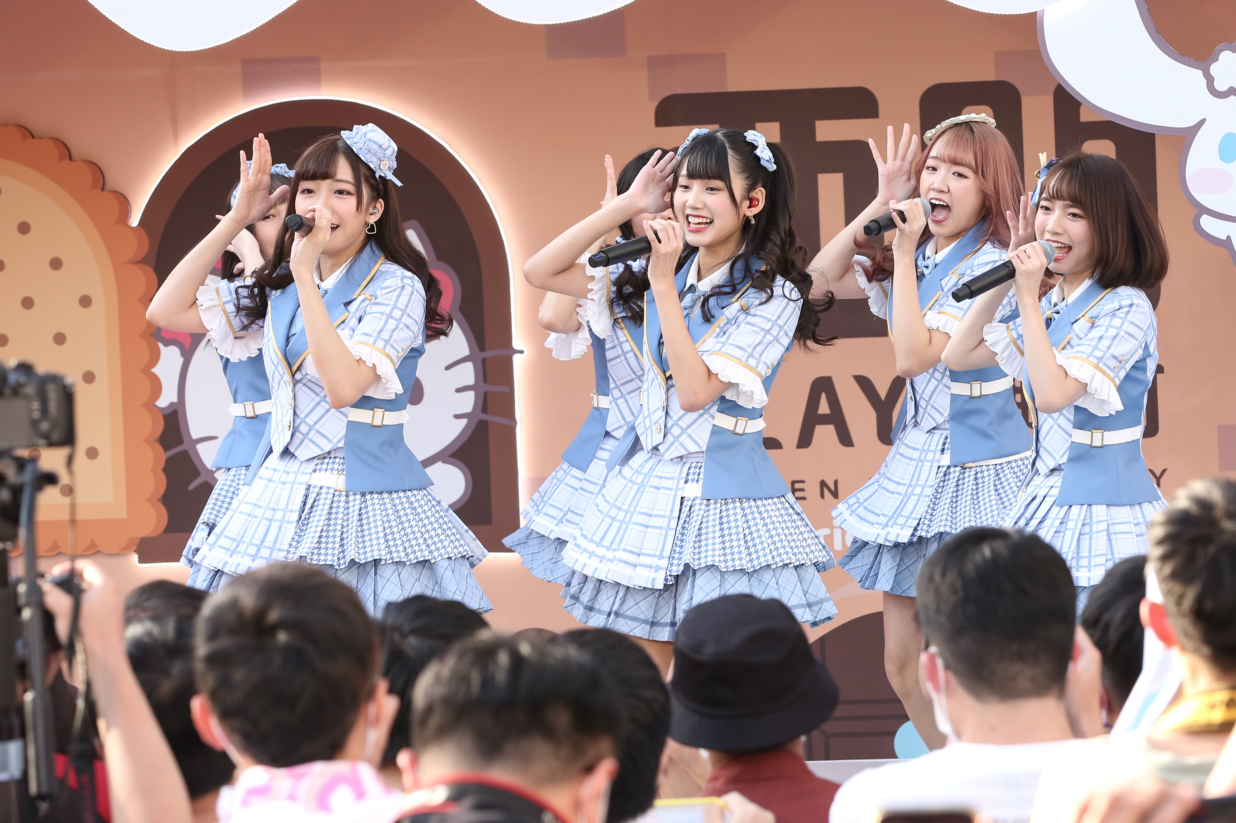 日本女子偶像天團體AKB48的姐妹團AKB48 Team TP唱跳俱佳。