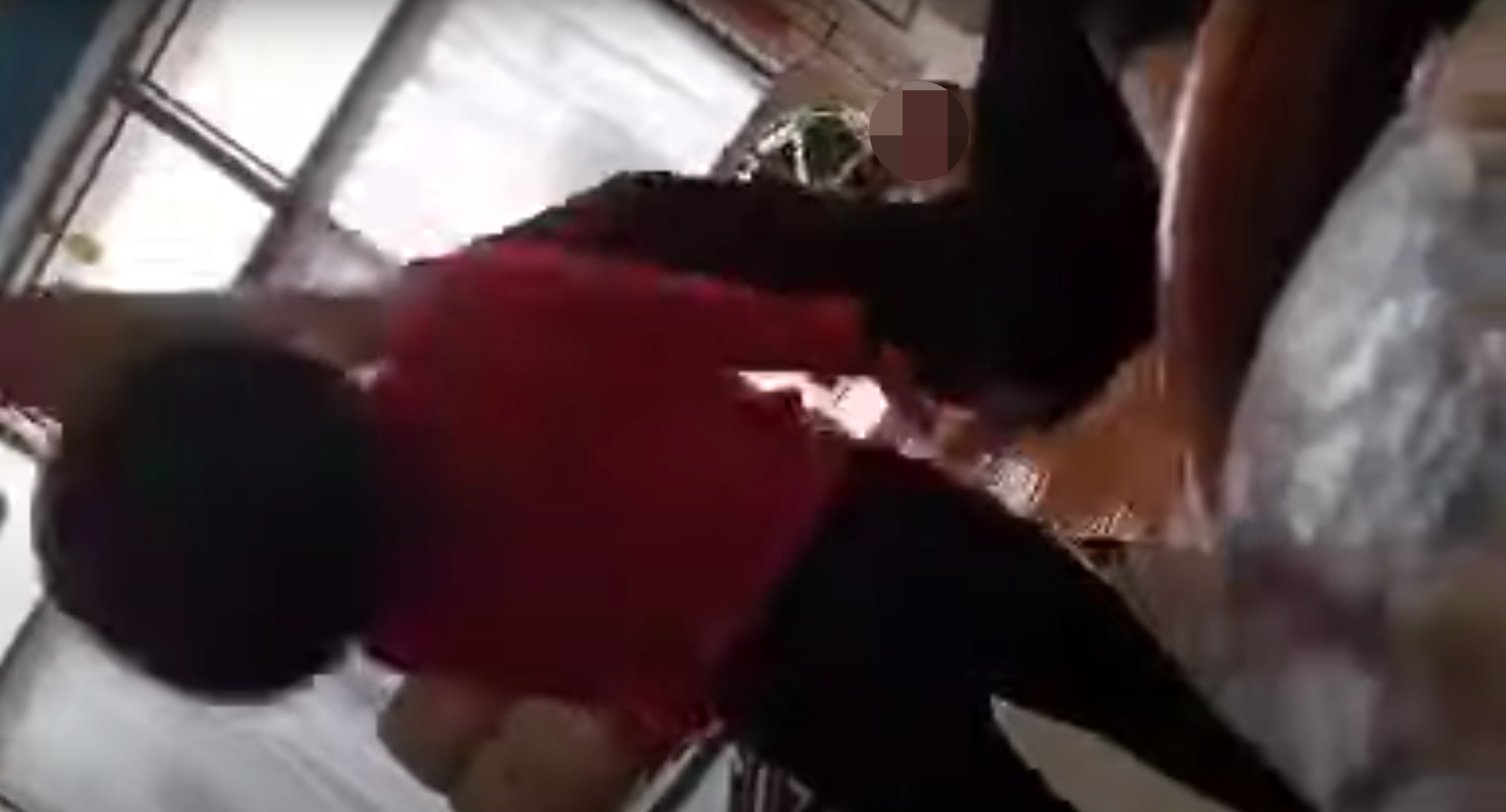 彰化粘姓男子對妻兒長期施暴,遭前立委黃國昌質疑警方未積極處理。(翻攝畫面)