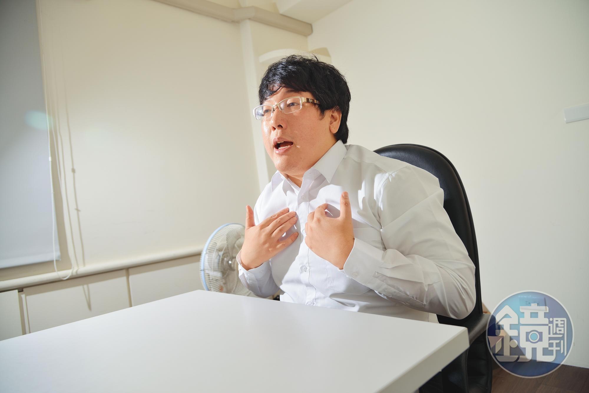 律師陳明清強調，不少數位性暴力受害人因訴訟過程經歷2次傷害而退出。（李智為攝）