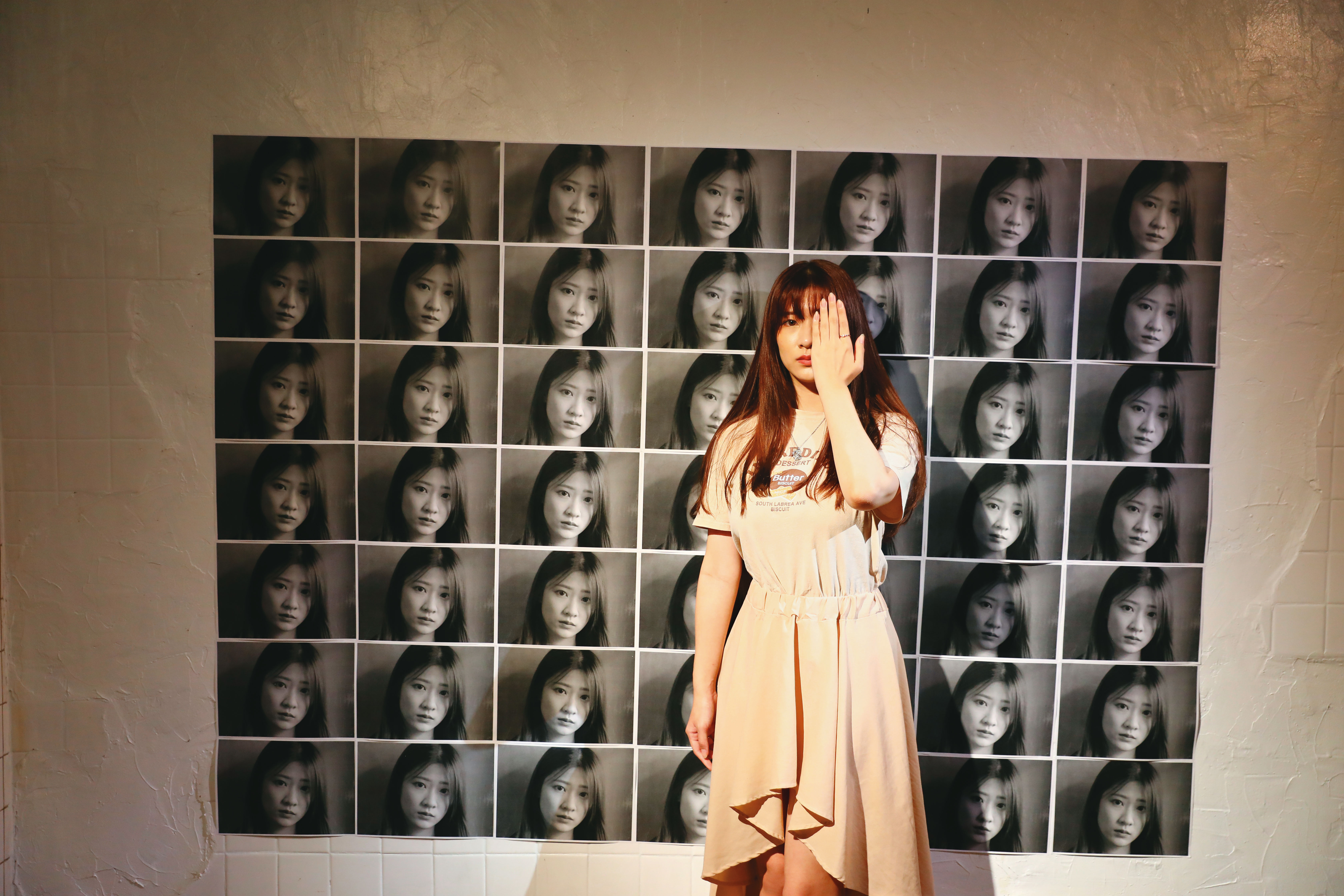 YouTuber球球為小玉換臉案件的受害人之一，她的臉甚至被製作為群組的宣傳橫幅。