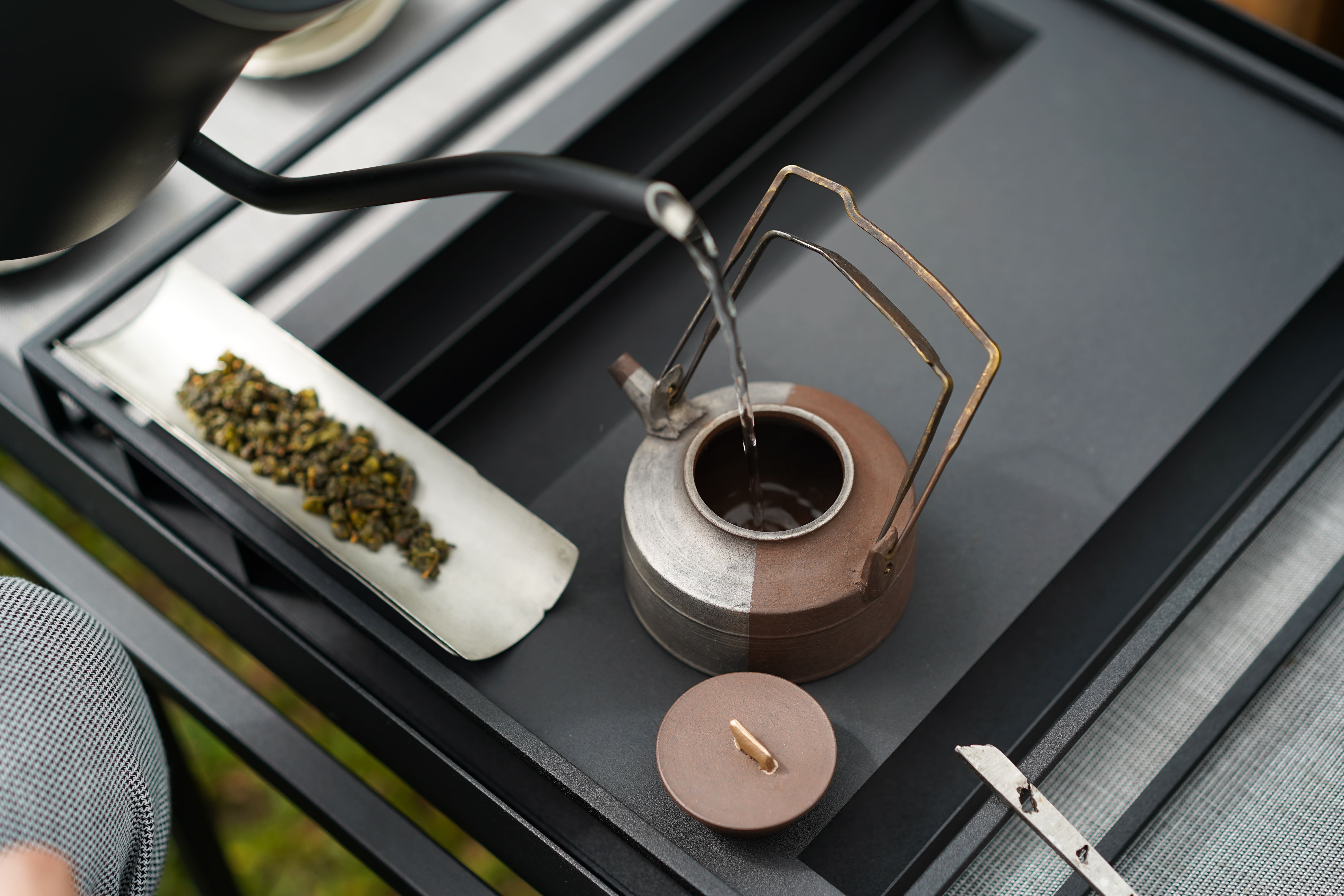 水質是茶藝一大關鍵，洪崇倫提到赴歐參賽時也必須將其水質的硬度考慮進去。