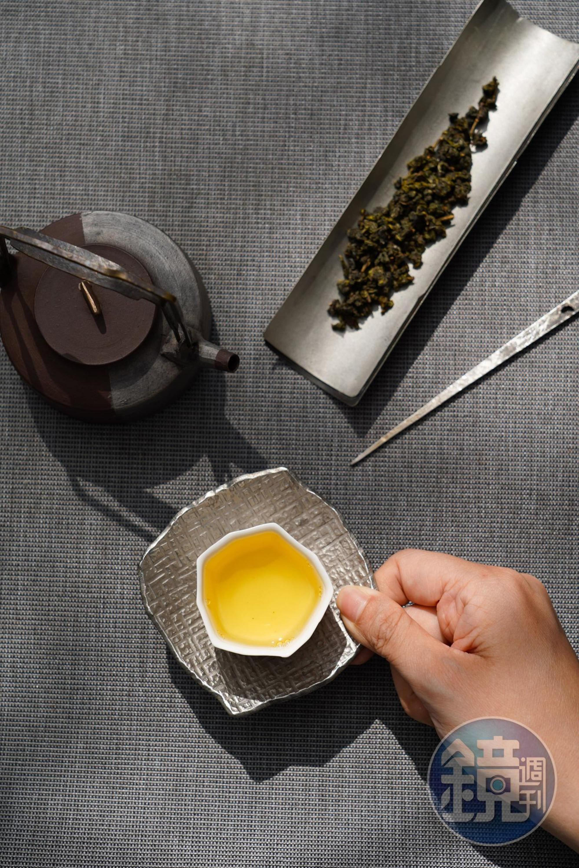 回甘最顯著的「蜜香烏龍冬片」，因產量極為稀少而無法參賽，卻是值得細細品味的茶款。（2,000～3,000元／150克）