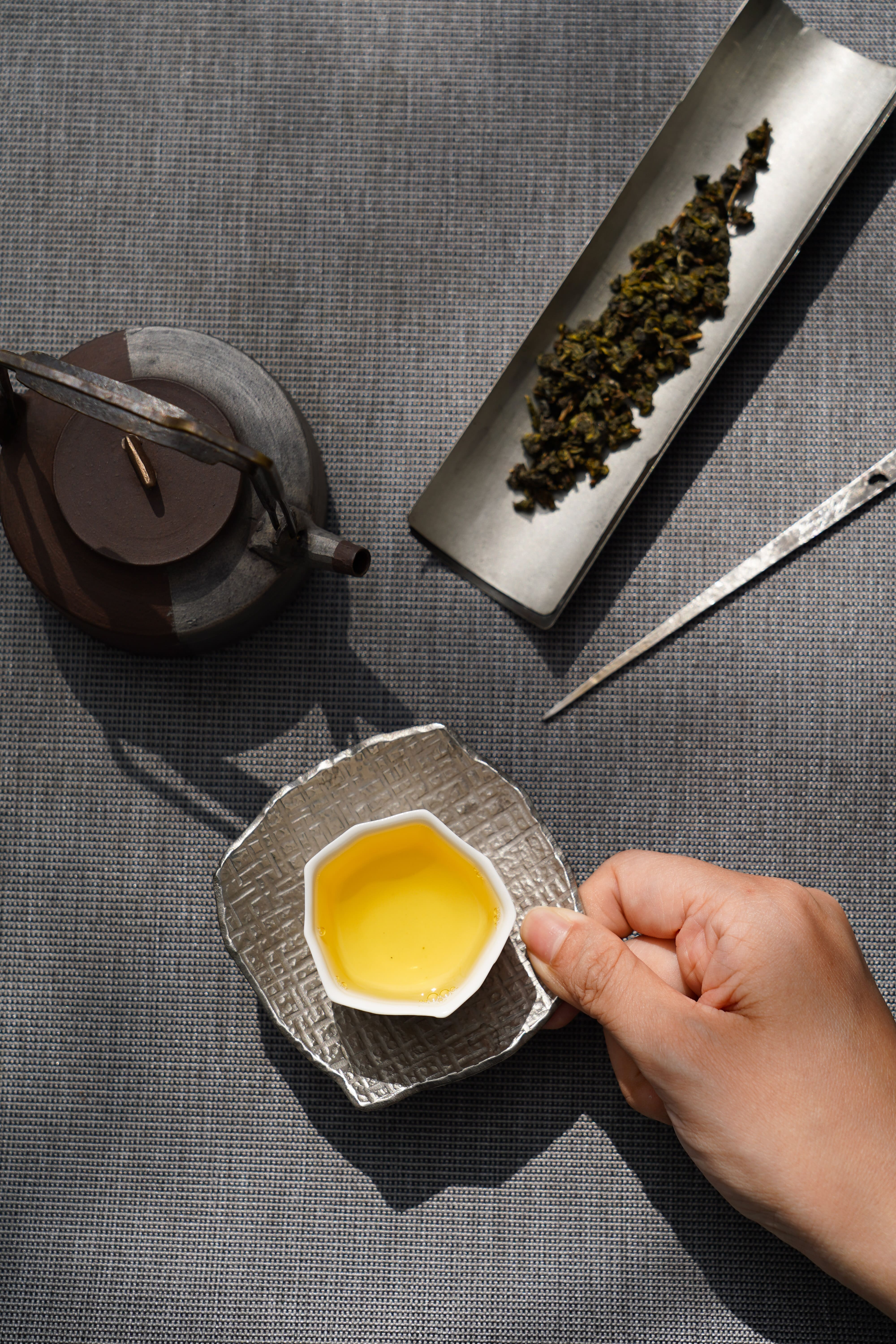 回甘最顯著的「蜜香烏龍冬片」，因產量極為稀少而無法參賽，卻是值得細細品味的茶款。（2,000～3,000元／150克）