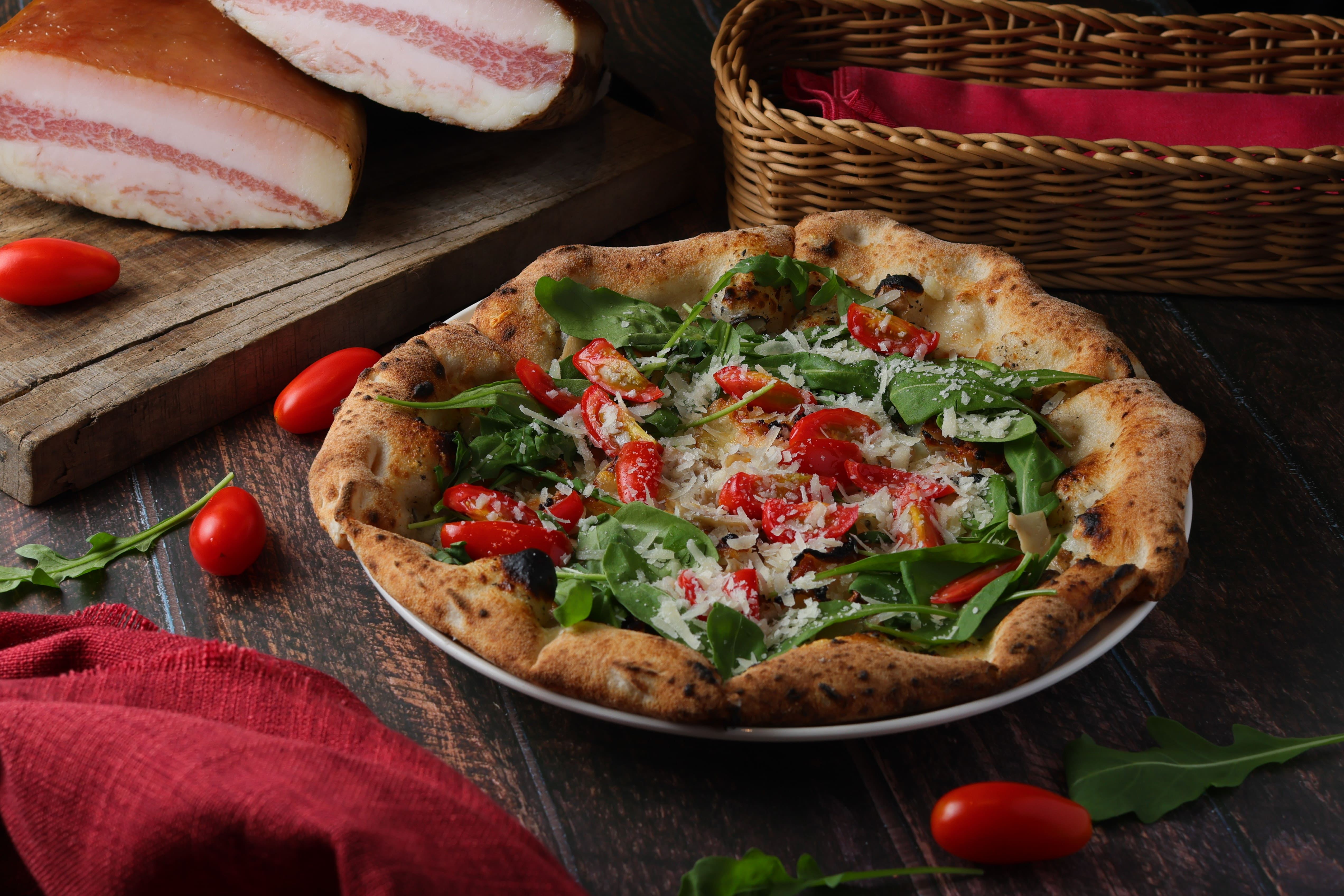 鄭羽辰將正宗拿坡里風味在台呈現，免出國也能滿足義式口腹之欲。 