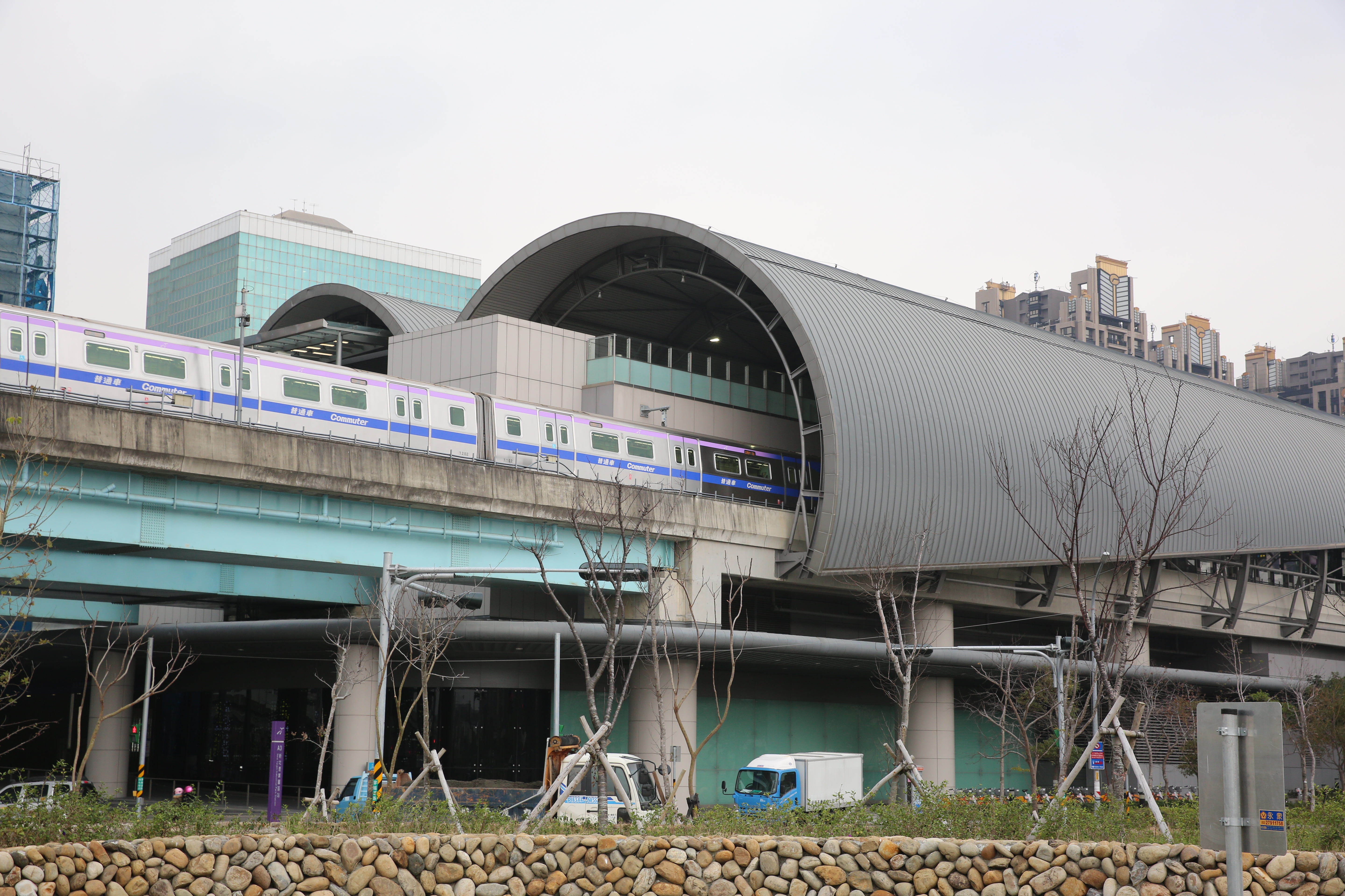 桃園機場捷運今（6日）上午發生軌道號誌系統異常，導致3班次誤點。（示意圖，本刊資料照）