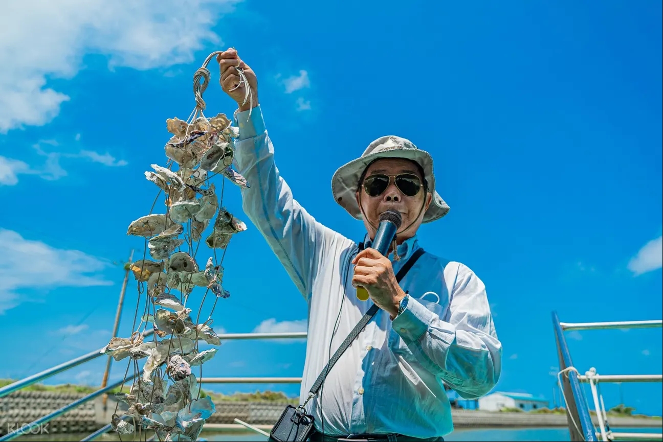 今年3月KLOOK與台南市政府合作，台灣資深市場行銷總監林耀民曝烤蚵吃到飽、拜月老行程大受好評。（翻攝自KLOOK官網）