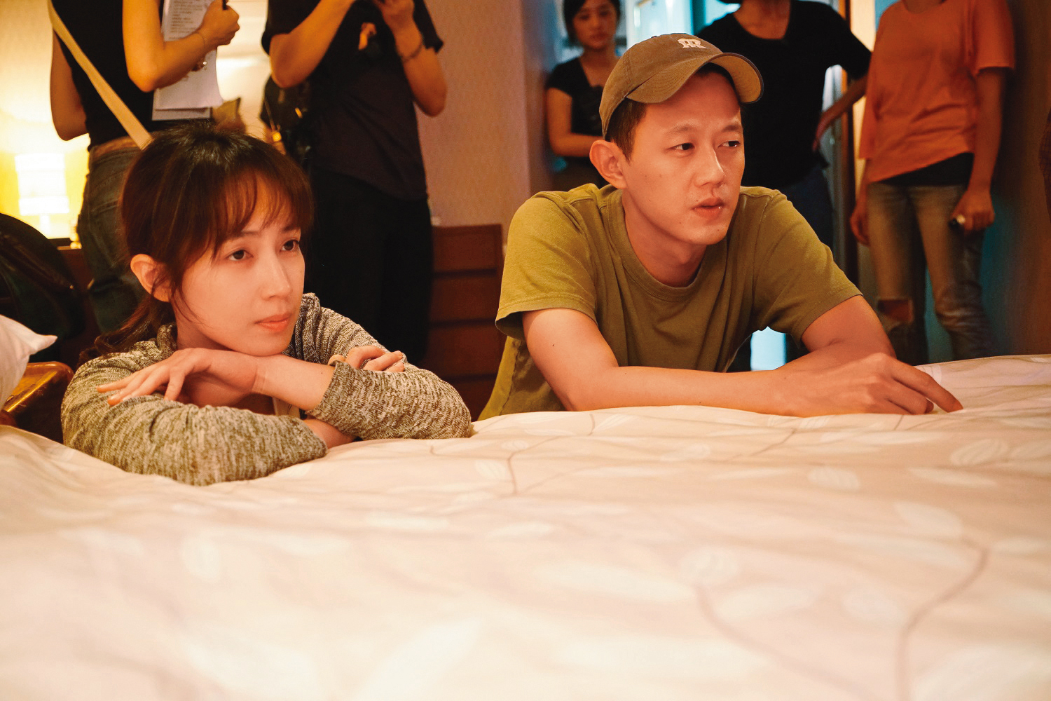 小薰（左）和導演莊絢維合作的《76号恐怖書店：租屋》也是靈異題材。（七十六号原子提供）