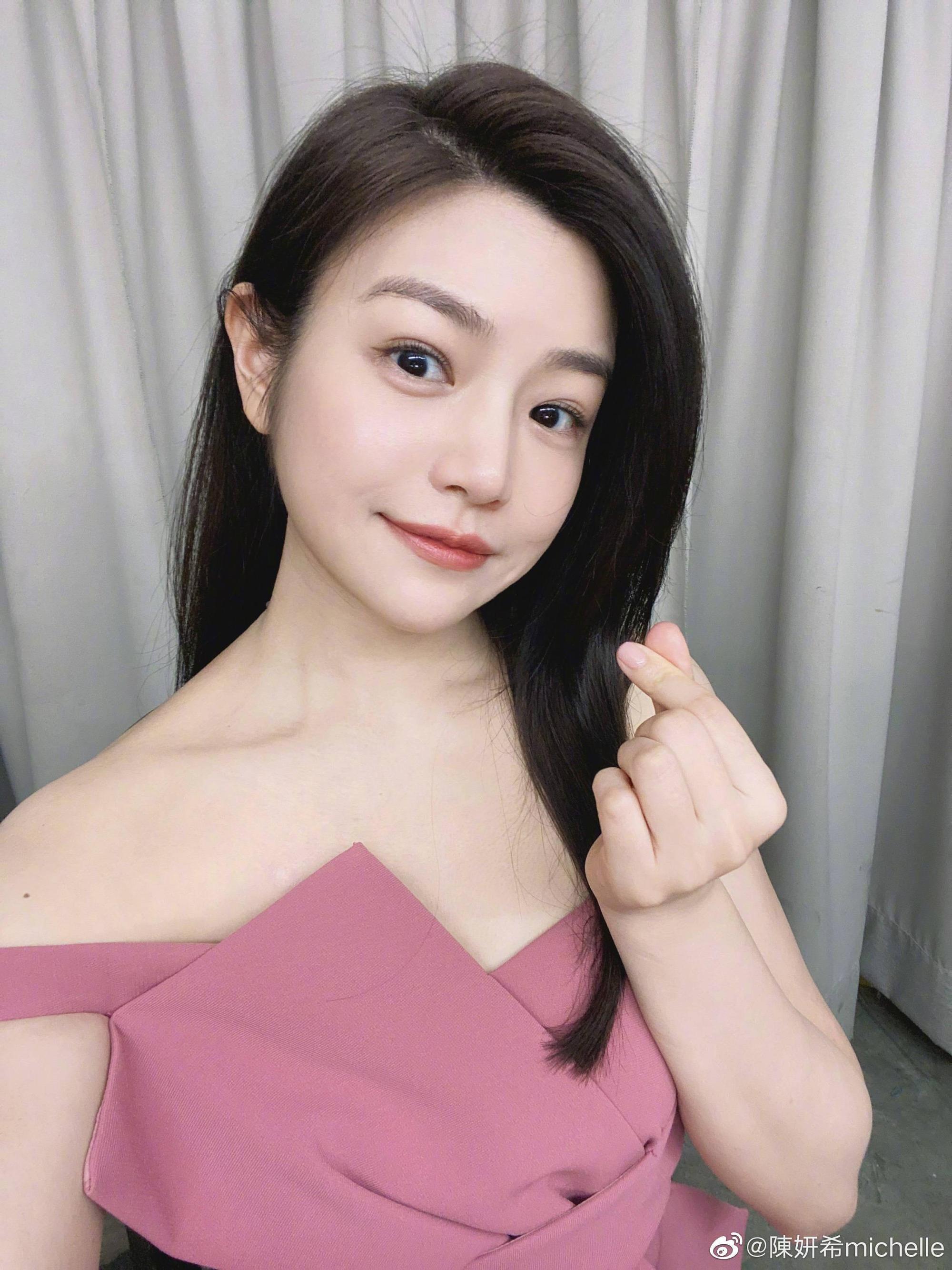 陳妍希天生容易發胖,曾為減肥只能吃海帶湯。(翻攝陳妍希微博)
