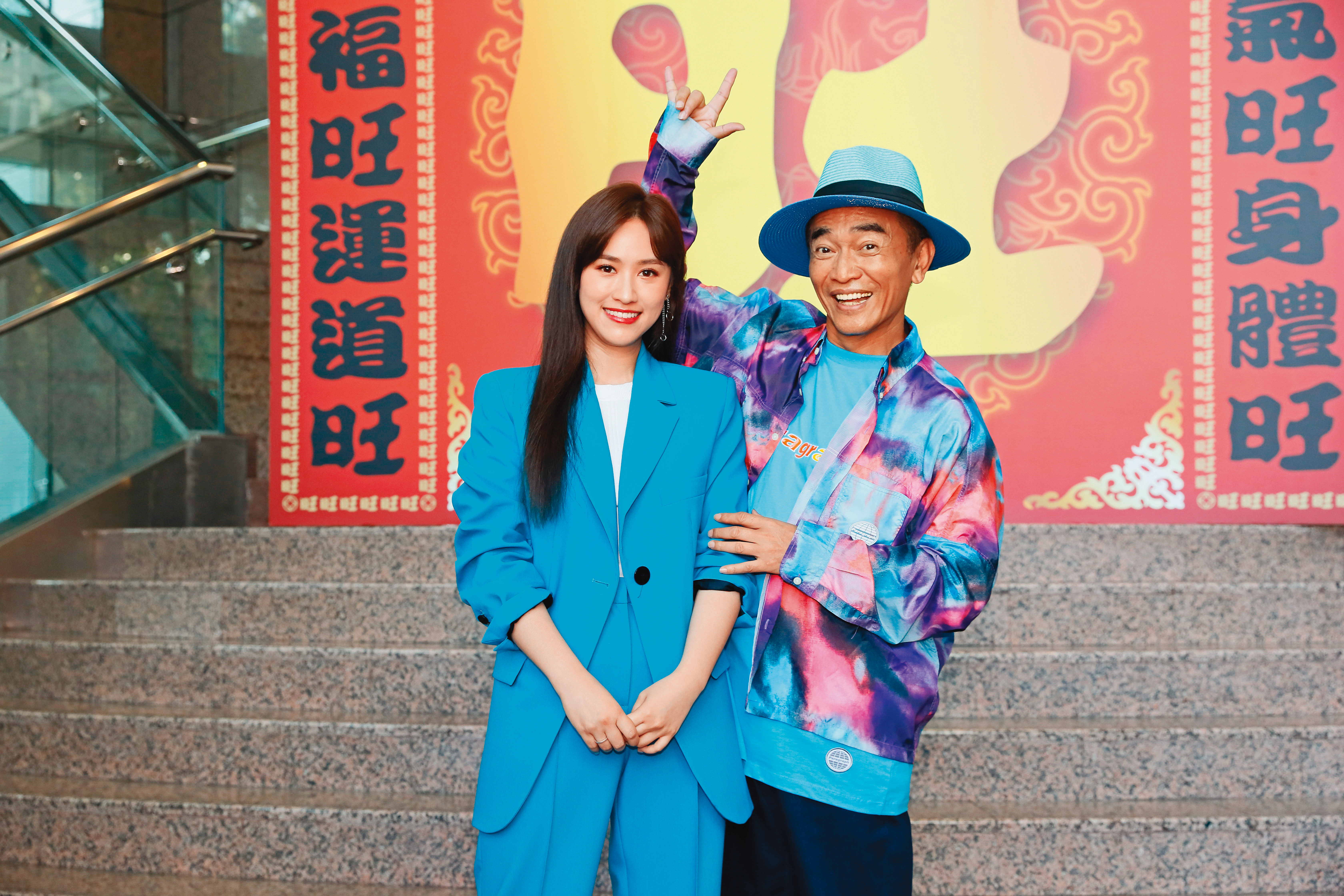 吳宗憲（右）帶領吳姍儒（左）進軍演藝圈，父女倆曾拿下數座金鐘獎。