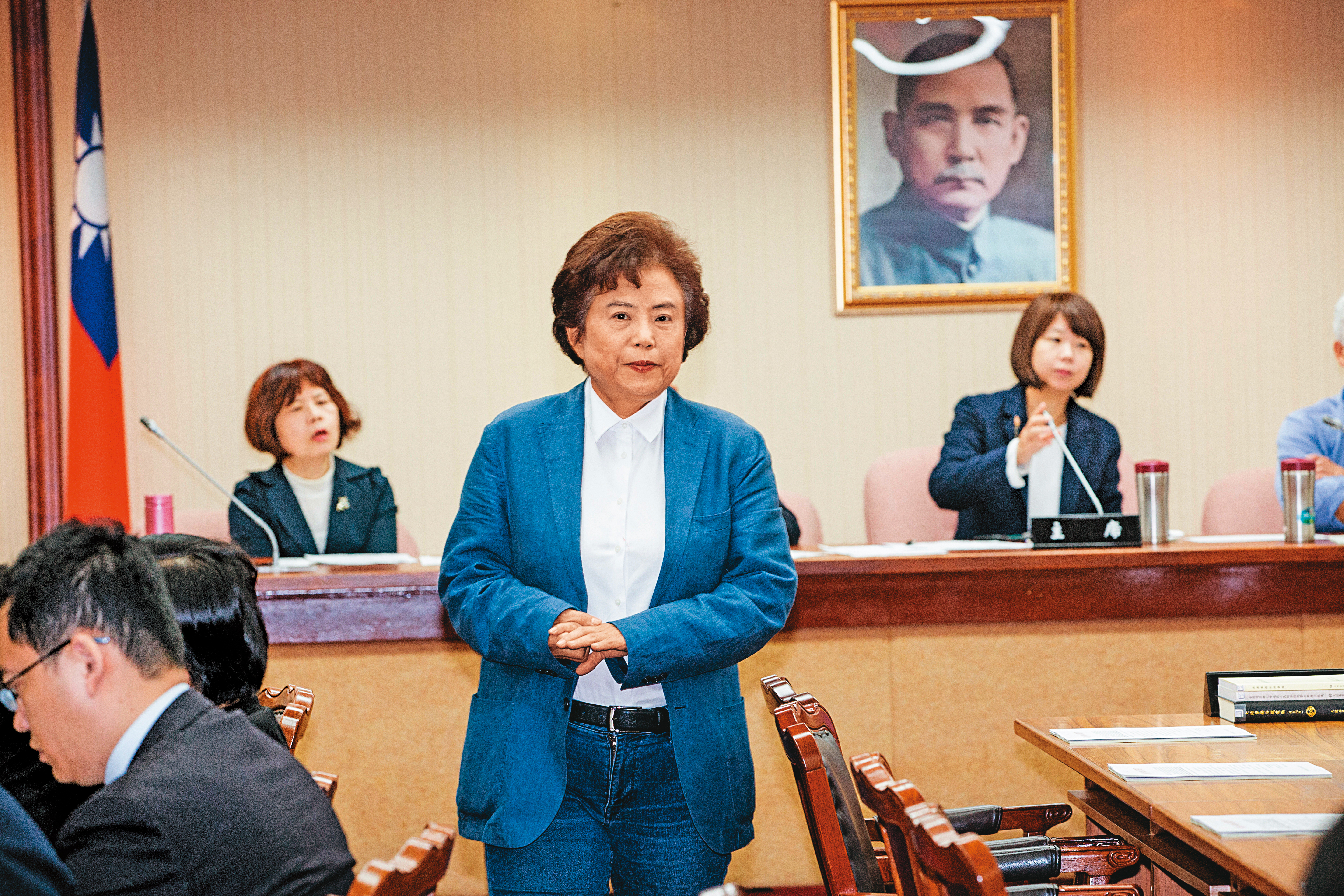 中常委沈智慧砲轟,某些縣市長只顧個人英雄主義,「飯照吃」卻完全沒有警覺心。