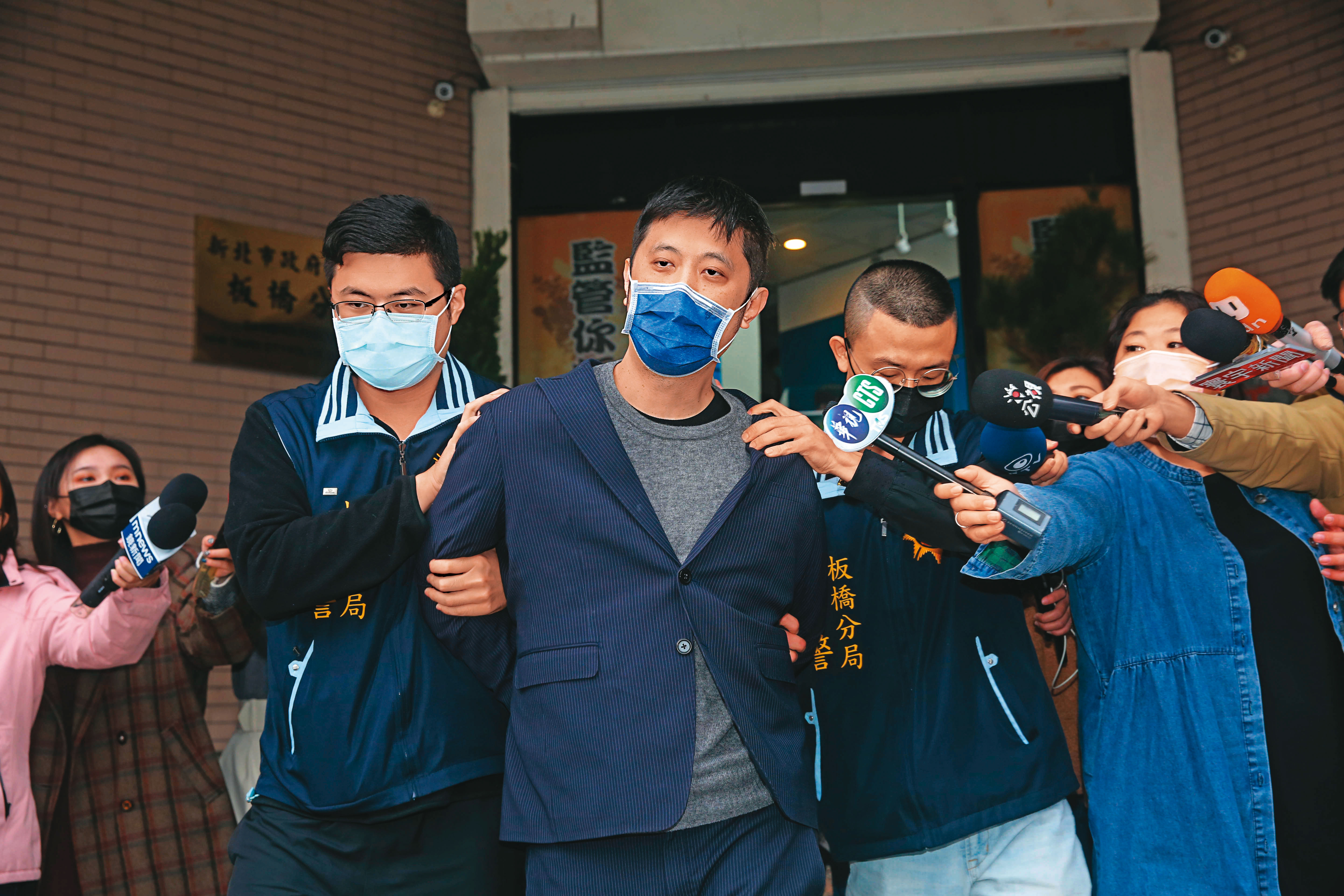 林秉樞動手毆打高嘉瑜引起社會譁然，而事後林秉樞也被起底，扯出更多案外案。