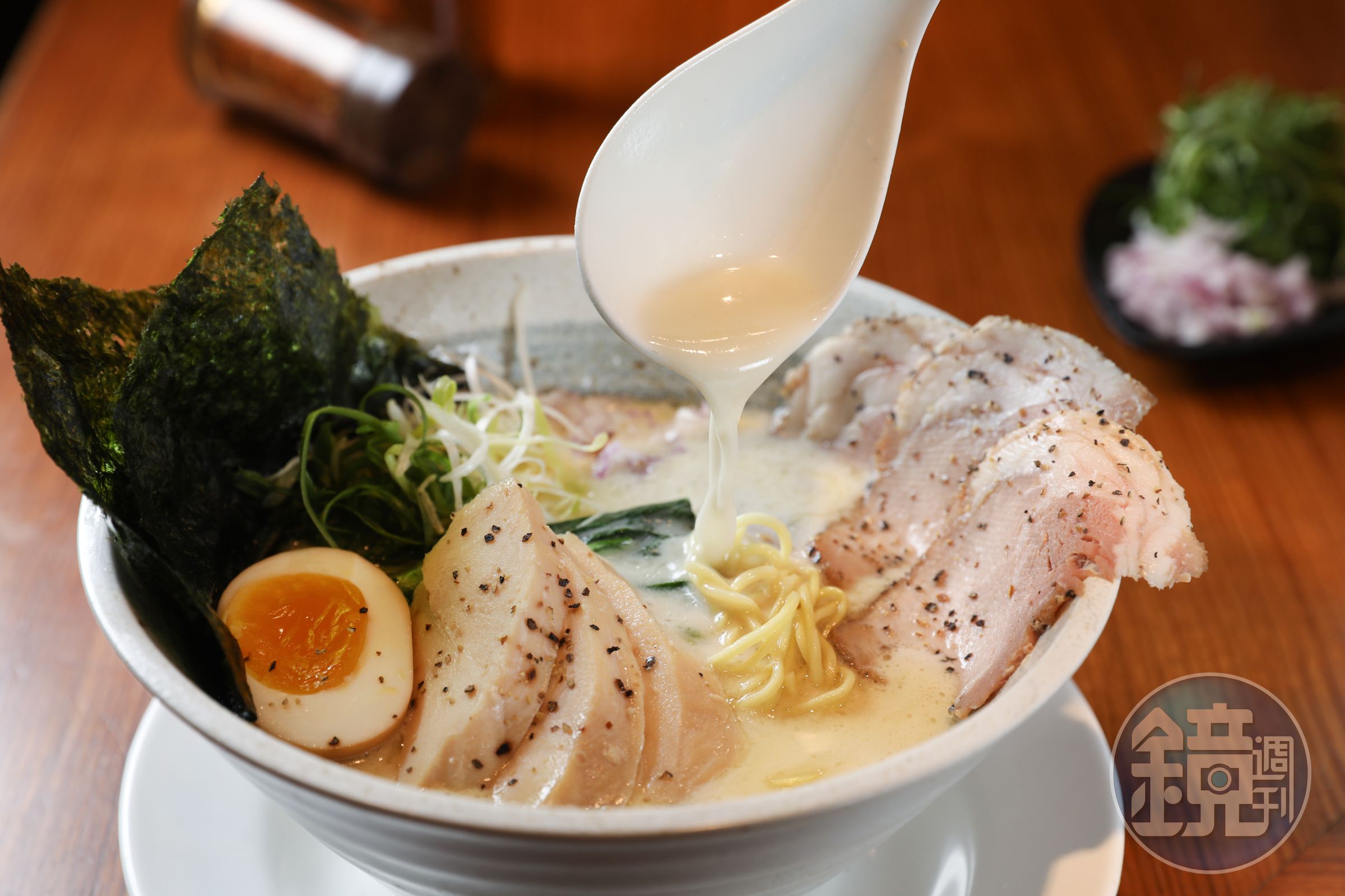 「隱家拉麵」湯頭風格多元，可以吃到少見的鯛魚湯拉麵。