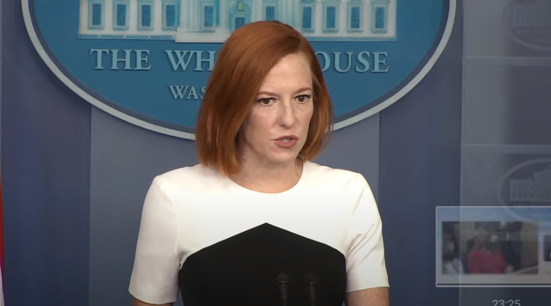 白宮祕書莎琪表示，美國將不會派任何官員參加2022年北京冬奧，進行外交抵制，運動員除外。（翻攝自The white house YouTube頻道）