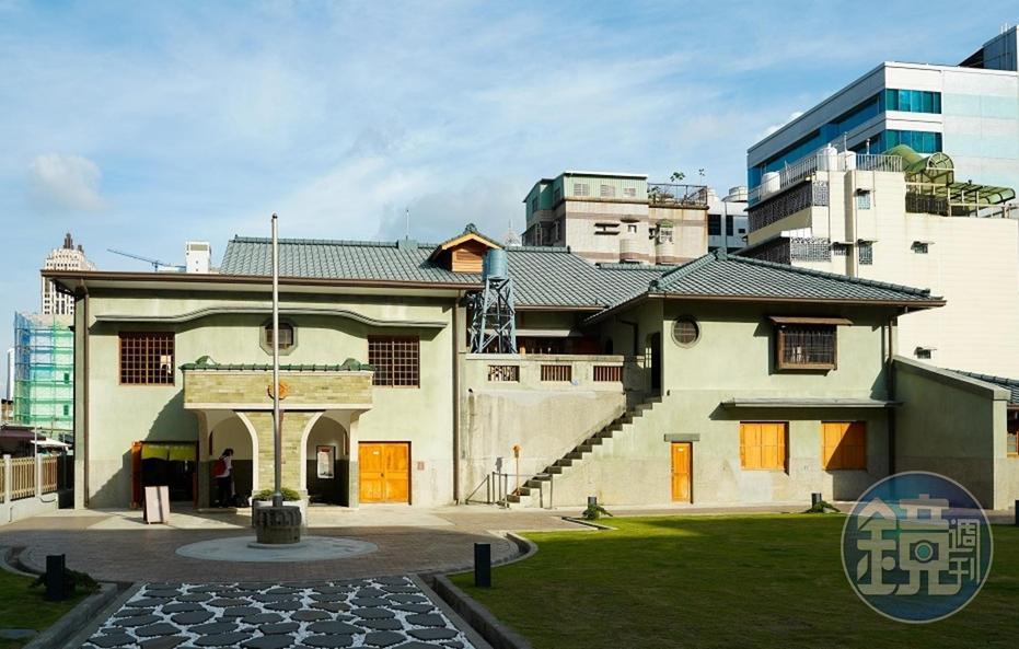 淡綠色系的「逍遙園」為大谷光瑞別邸,建築空間設計充滿奇趣。