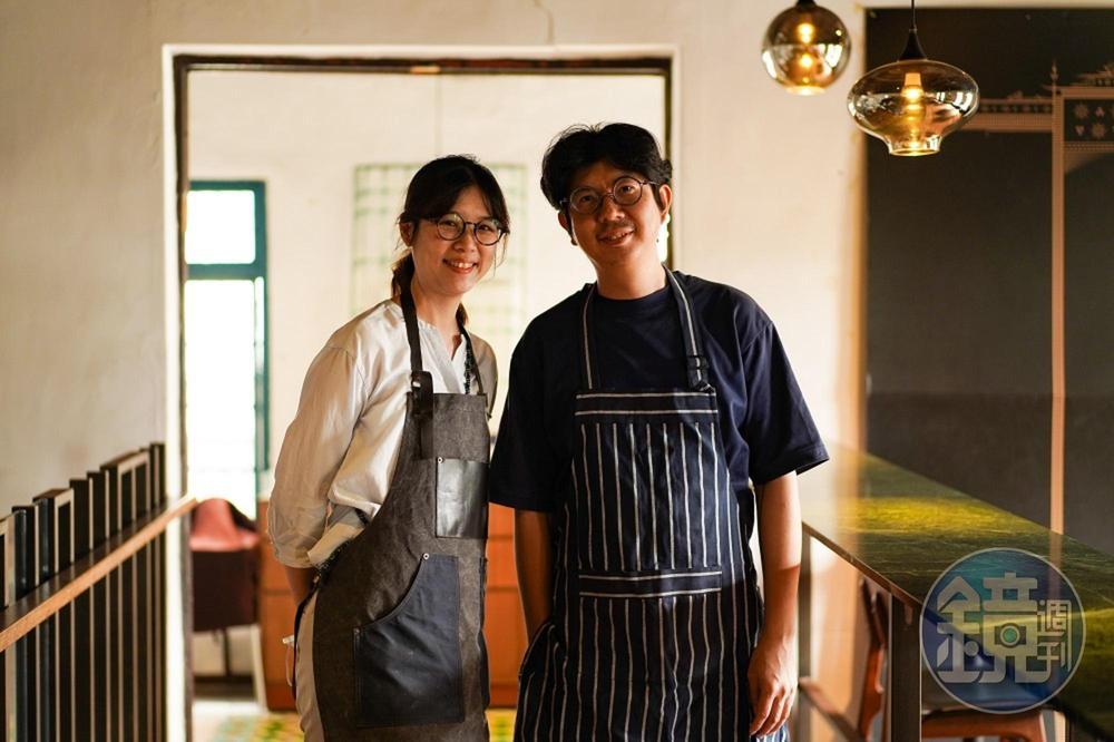 「Le Bon Marché 好市集」主廚黃穎（右）與太太天心（左）。