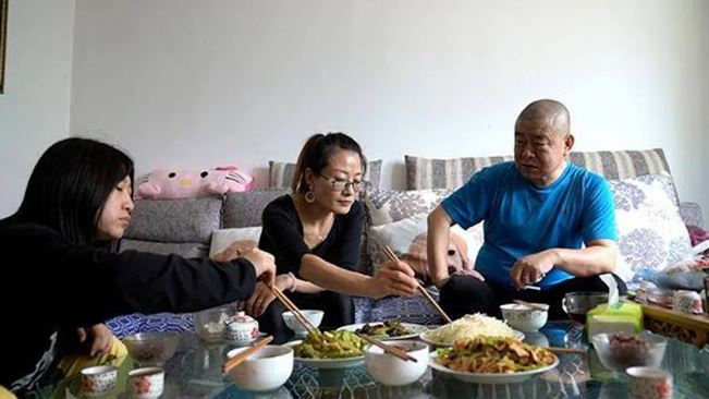 桂軍民曾承諾自己會等妻子醒來的那天，沒想到最近卻被爆料有了新歡。（翻攝微博）