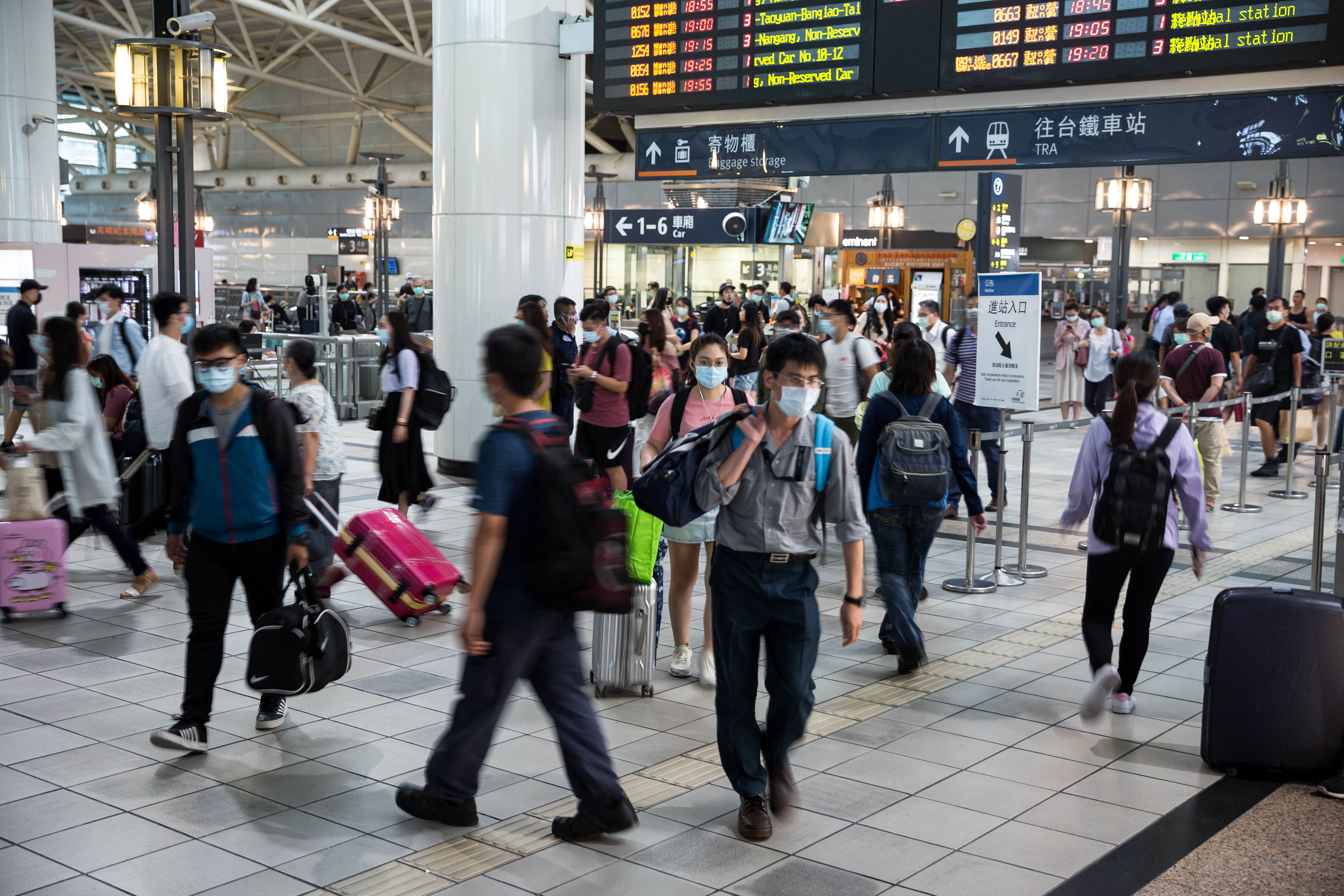 四大公投案下週六12月18日登場，高鐵將於12月17日午後加開南下、北上各4班次列車。