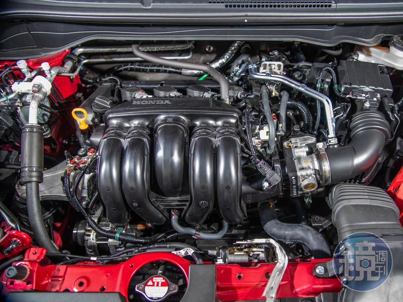 汽油版搭載DOHC i-VTEC地球夢引擎,以低油耗、高輸出的絕佳特性,達到優異性能表現。