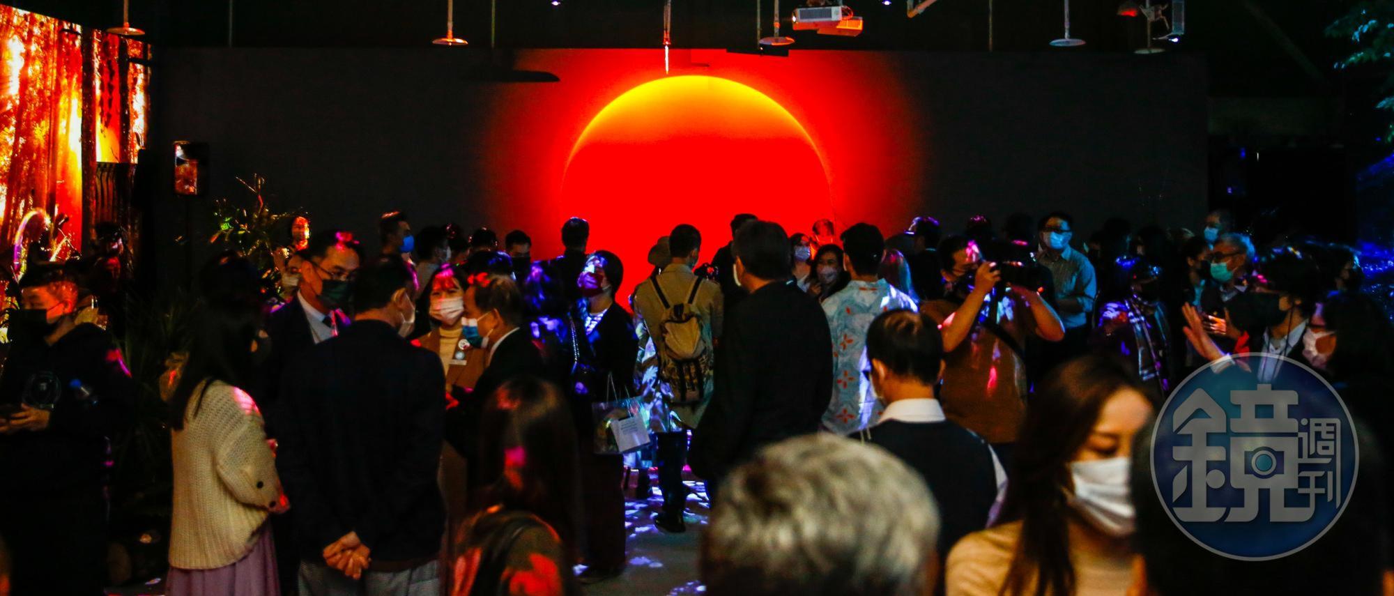 結合AR、人工智慧互聯網的互動沉浸展「離線時區」今日開展。