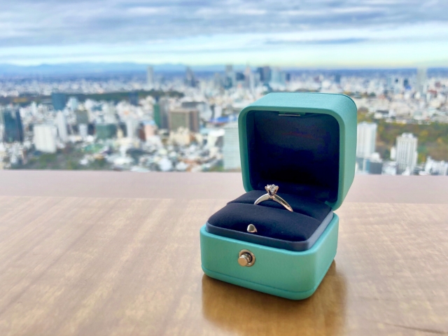 一位男網友對女友想婚提出的要求感到不安。（示意圖，Photo Ac）