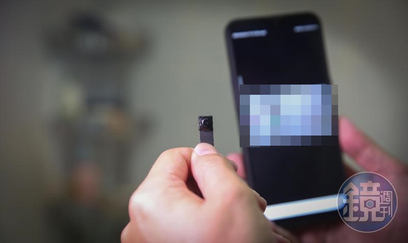 百貨公司一名櫃哥好奇黑人私密處尺寸，尾隨對方進廁所偷拍。（示意圖，本刊資料照）