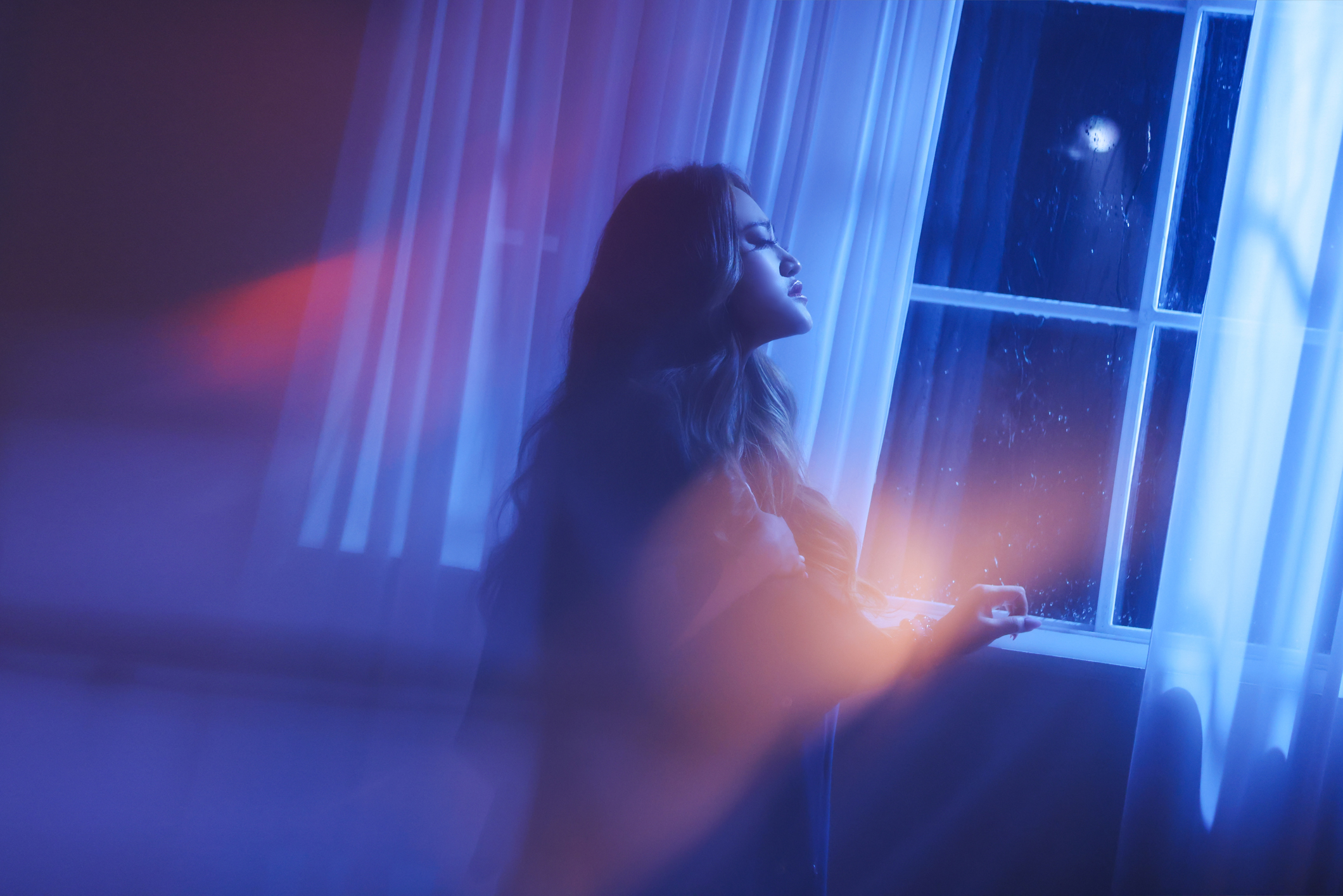 家家唱了《華燈初上》插曲〈雨夜花〉和〈初戀的地方〉，好聲音再度詢問度爆表。（相信音樂提供）