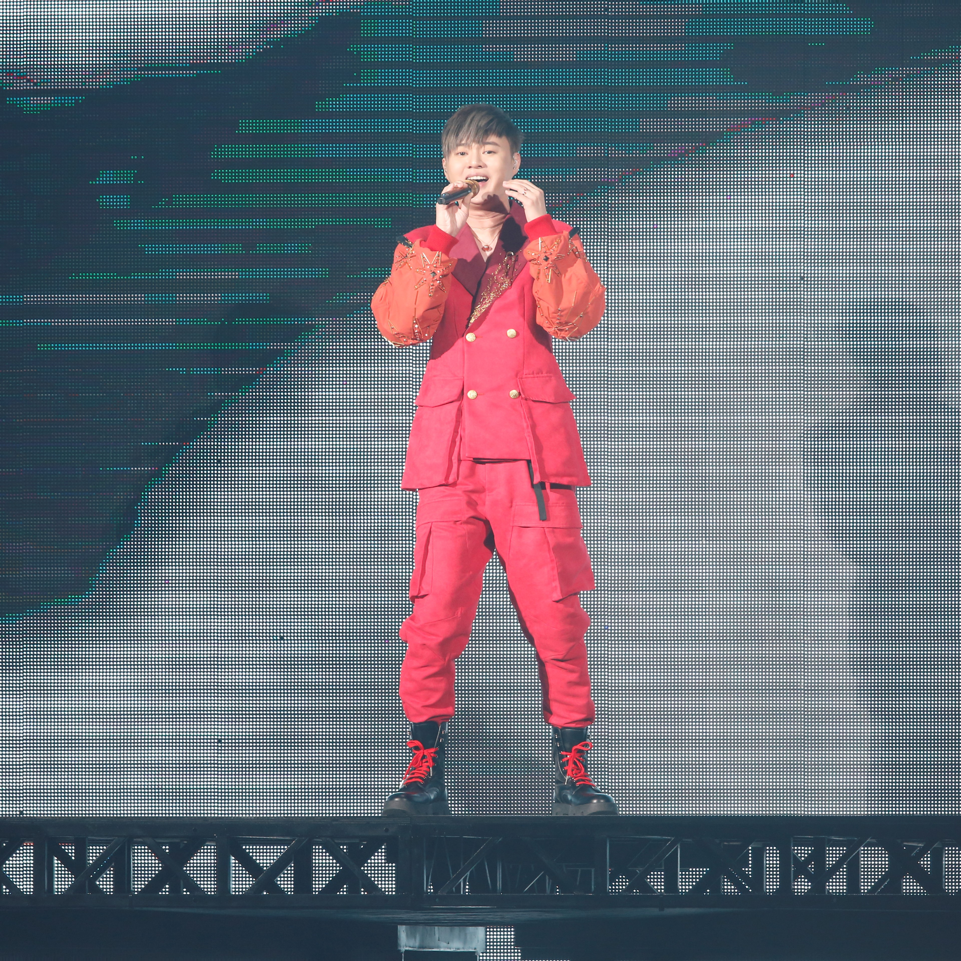 金曲台語歌王許富凱演唱會延了兩次，終於在11月成功舉行。