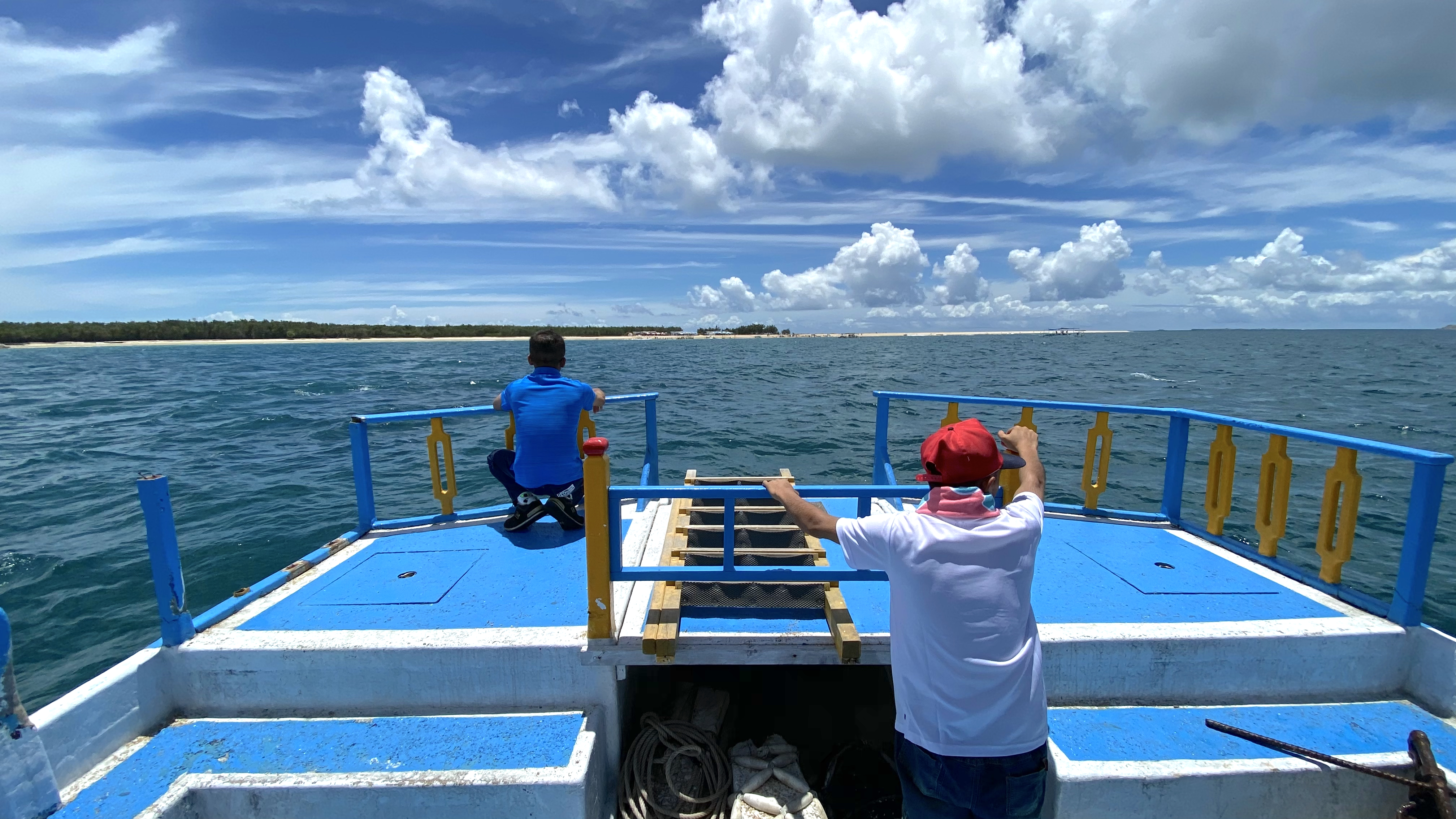 《阿貴的異想世界》描述屏東伯大尼之家院生阿貴、成傳兩兄弟想回故鄉澎湖吉貝「獨立生活」的故事。（公視提供）