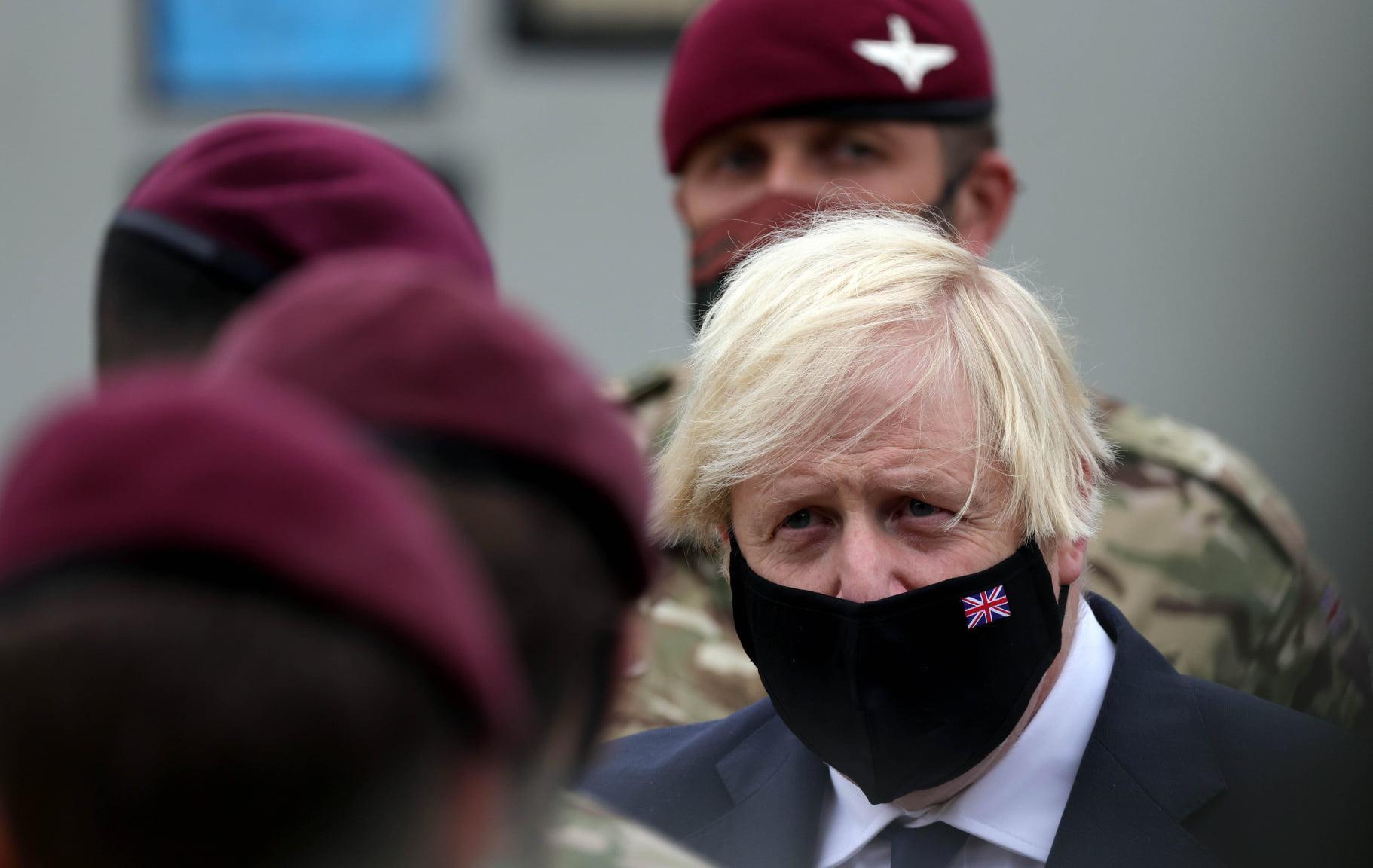 英國首相強生宣布啟動防疫B計畫，但也提醒耶誕派對仍可舉辦。（翻攝自Boris Johnson臉書）