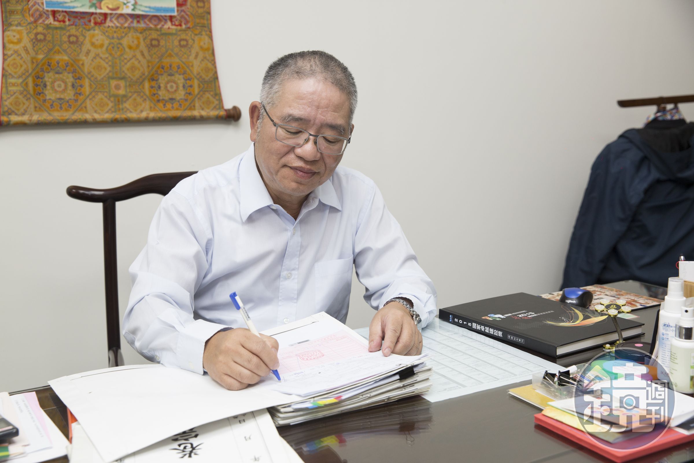 大學念電影系的黃昭贊，內心有柔軟浪漫的一面，從事環境清潔行業40年，最希望公司能平穩，照顧好員工。
