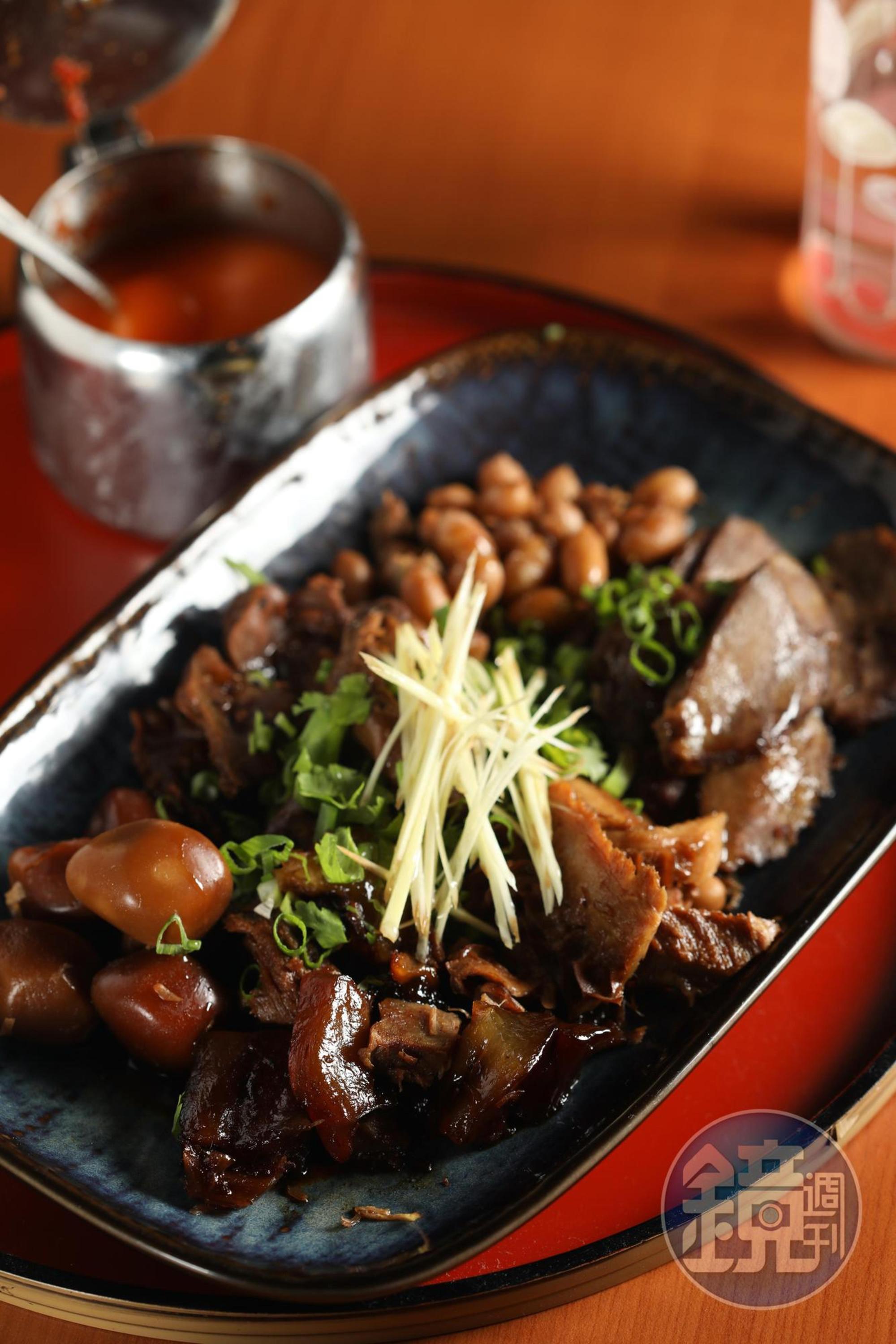 雞胗、豬頰肉、花生、鳥蛋滷透入味的「滷味拼盤」,連別家主廚吃了都讚不絕口。(250元/份)