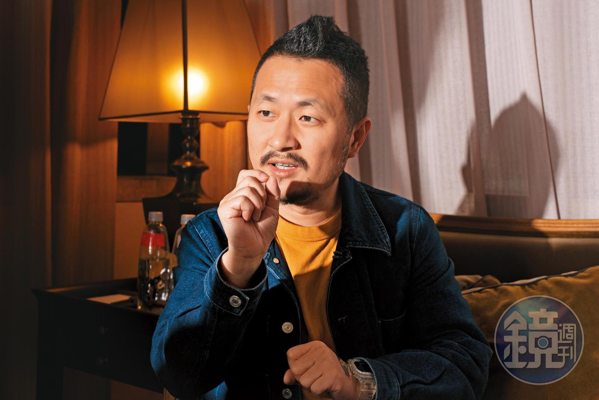 文壇、影壇鬼才九把刀總是自大又幽默，帶給大家滿滿的熱血與情懷，他覺得自己一定要夠專業、夠強大，才能得到創作上的自由。