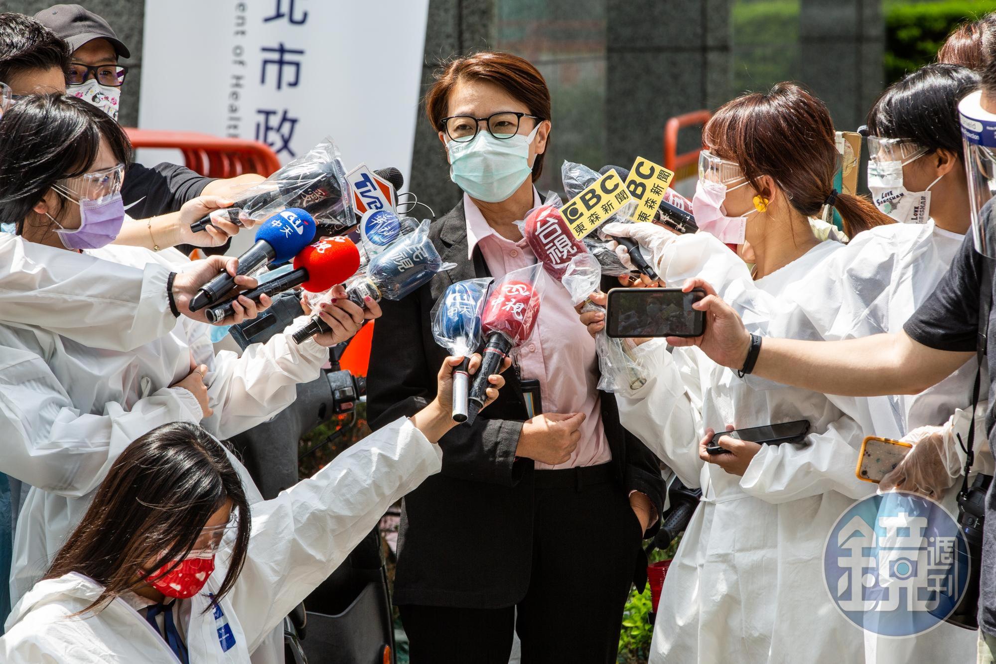黃珊珊今日赴中研院南港P3實驗室視察，並說明應對措施。（本刊資料照）