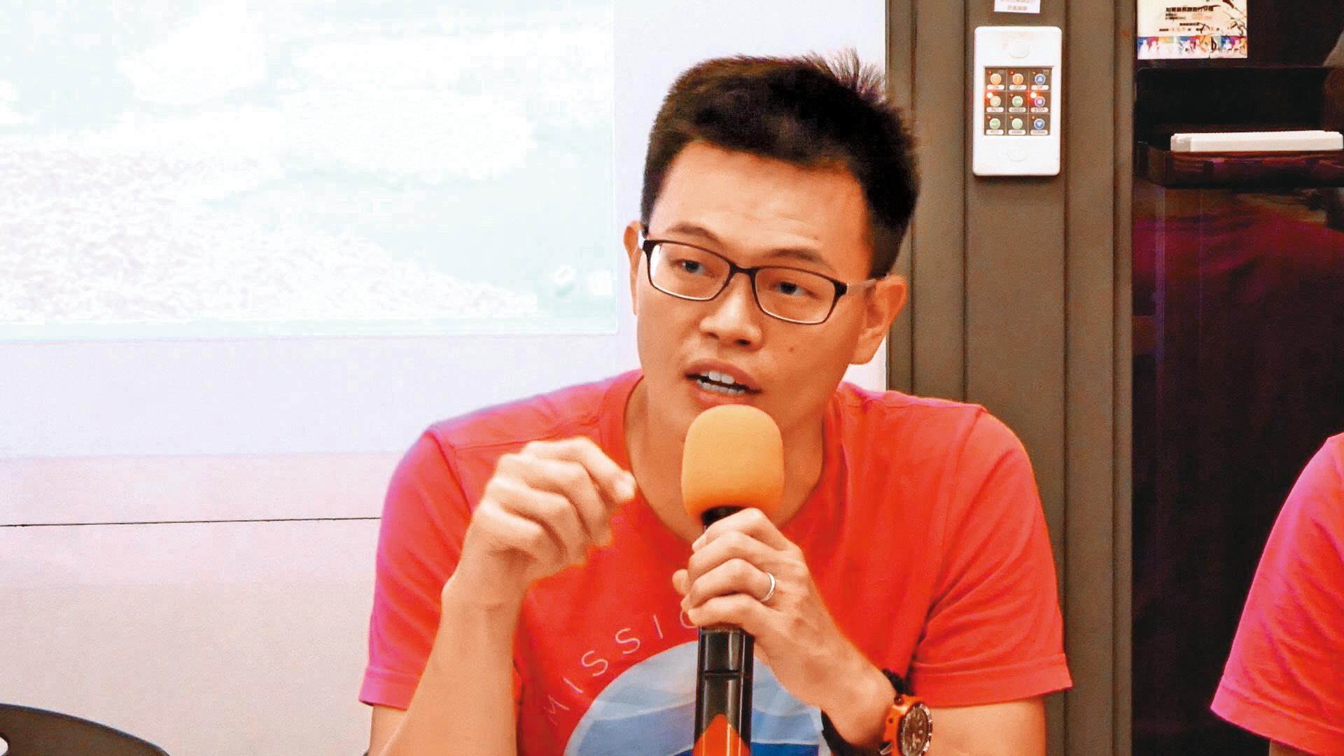 東海大學生態與環境研究中心副教授劉少倫。（翻攝珍愛桃園藻礁臉書）