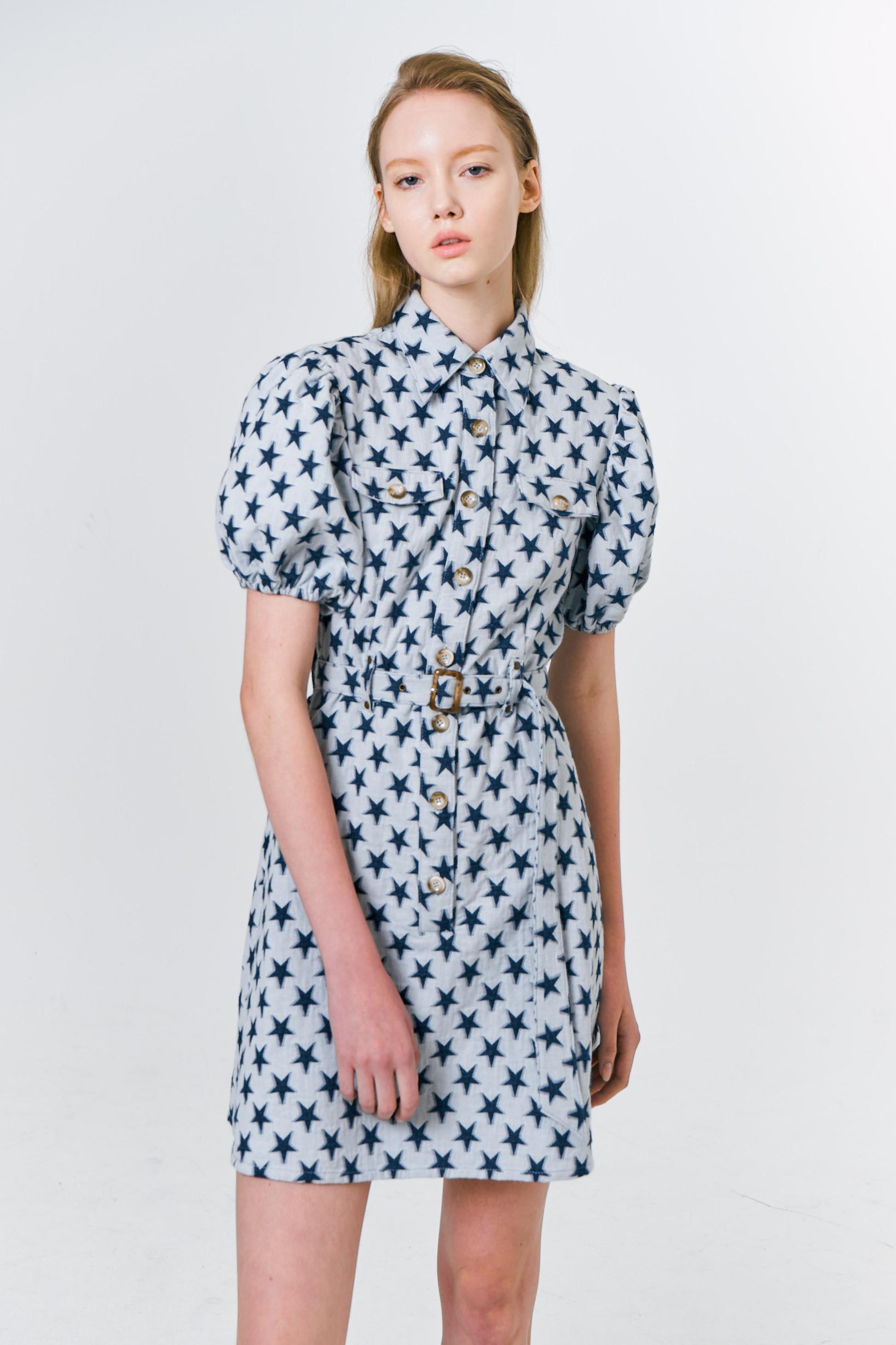 Fashion系列滿版星星牛仔洋裝。NT$$5,500。（625PM提供）