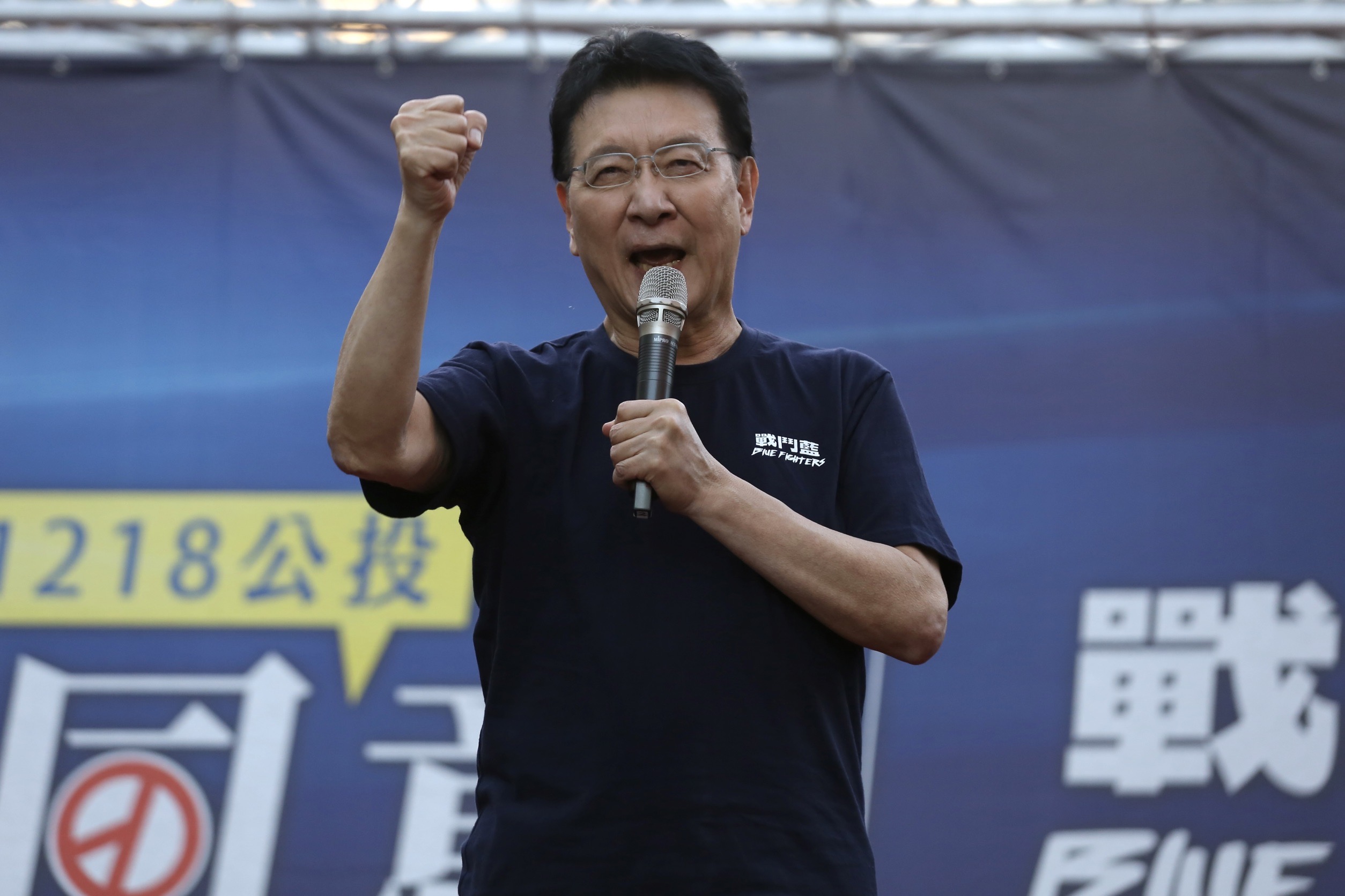 戰鬥藍發起人中廣董事長趙少康今（11日）在台北舉辦戰鬥藍公投壓軸場說明會。