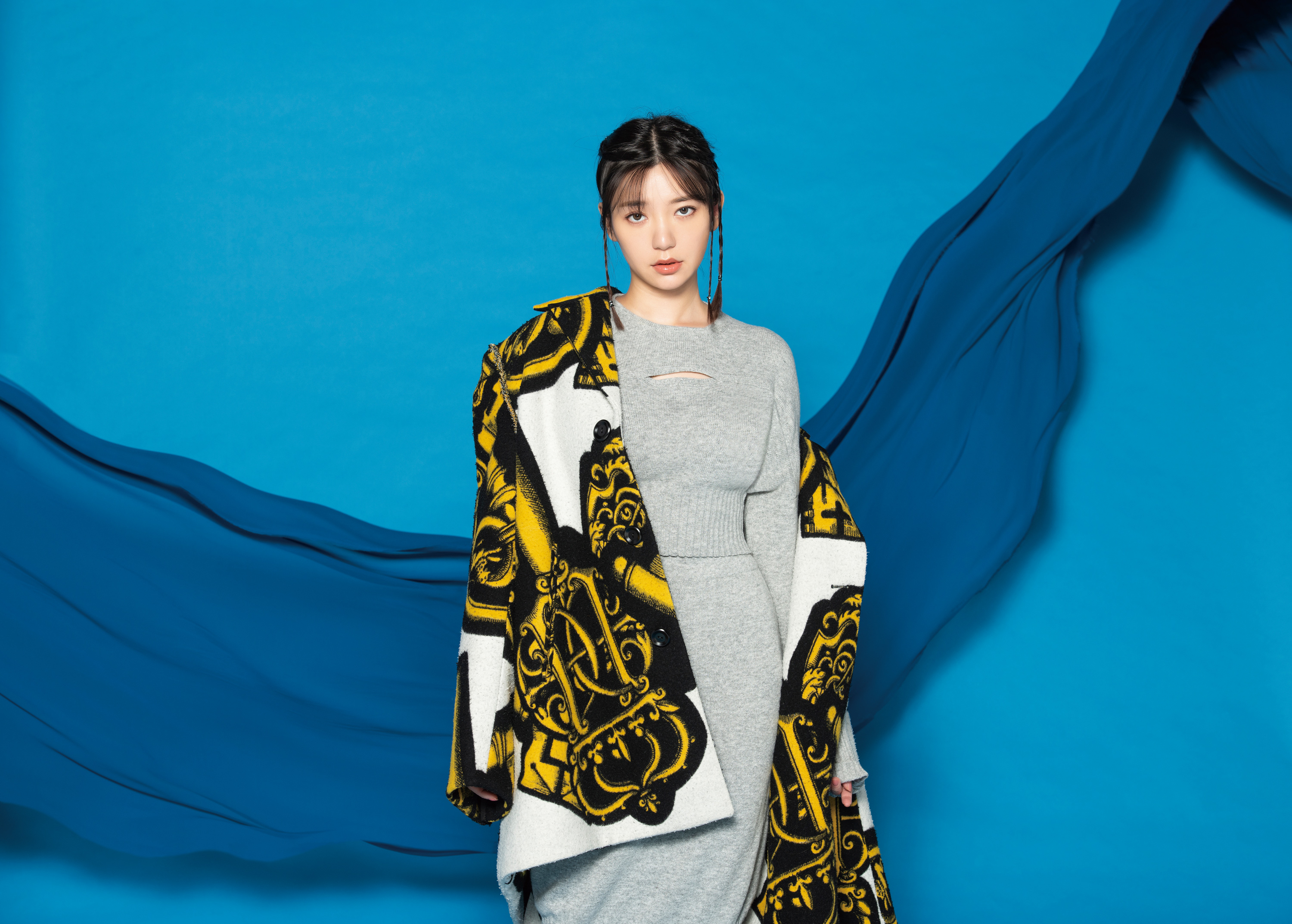 郭雪芙接受專訪，談到《華燈初上》裡的黑暗面，跟過往偶像劇的小情小愛不一樣。（《Ciao潮旅》提供）