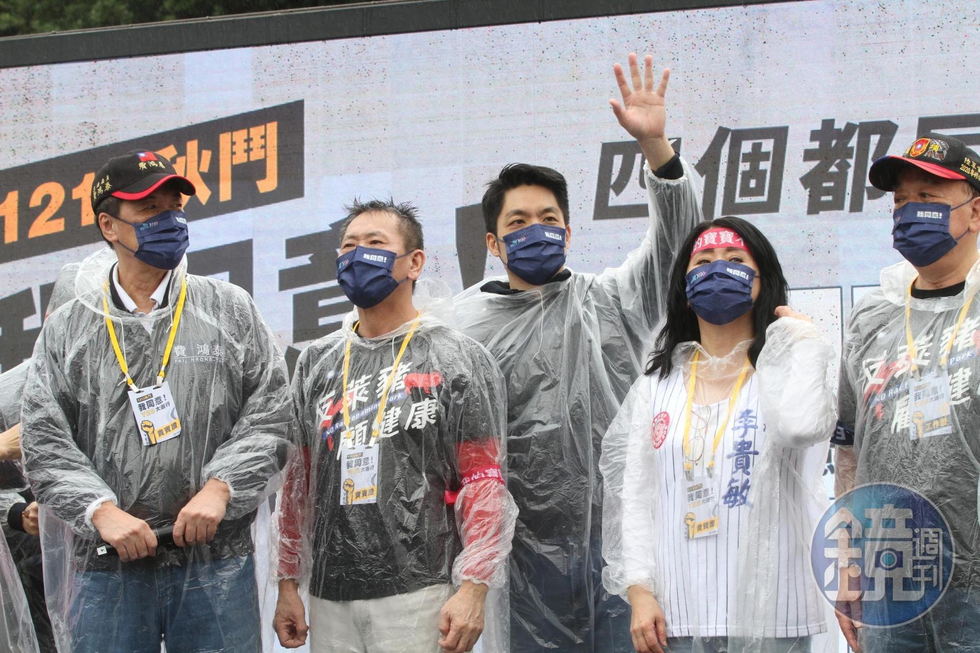 藍營各黨公職齊聚為公投宣傳。左起費鴻泰、林為洲、蔣萬安、李貴敏、吳斯懷。