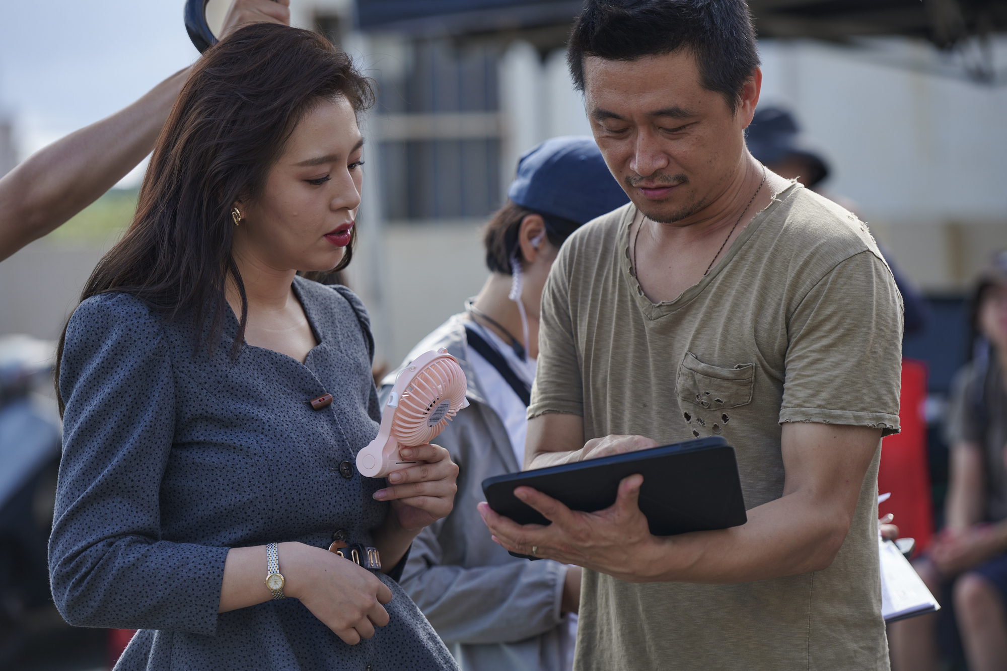 劉品言(左)在《華燈初上》中精準詮釋Hana一角,證明連奕琦眼光正確。(Netflix、百聿數碼提供)